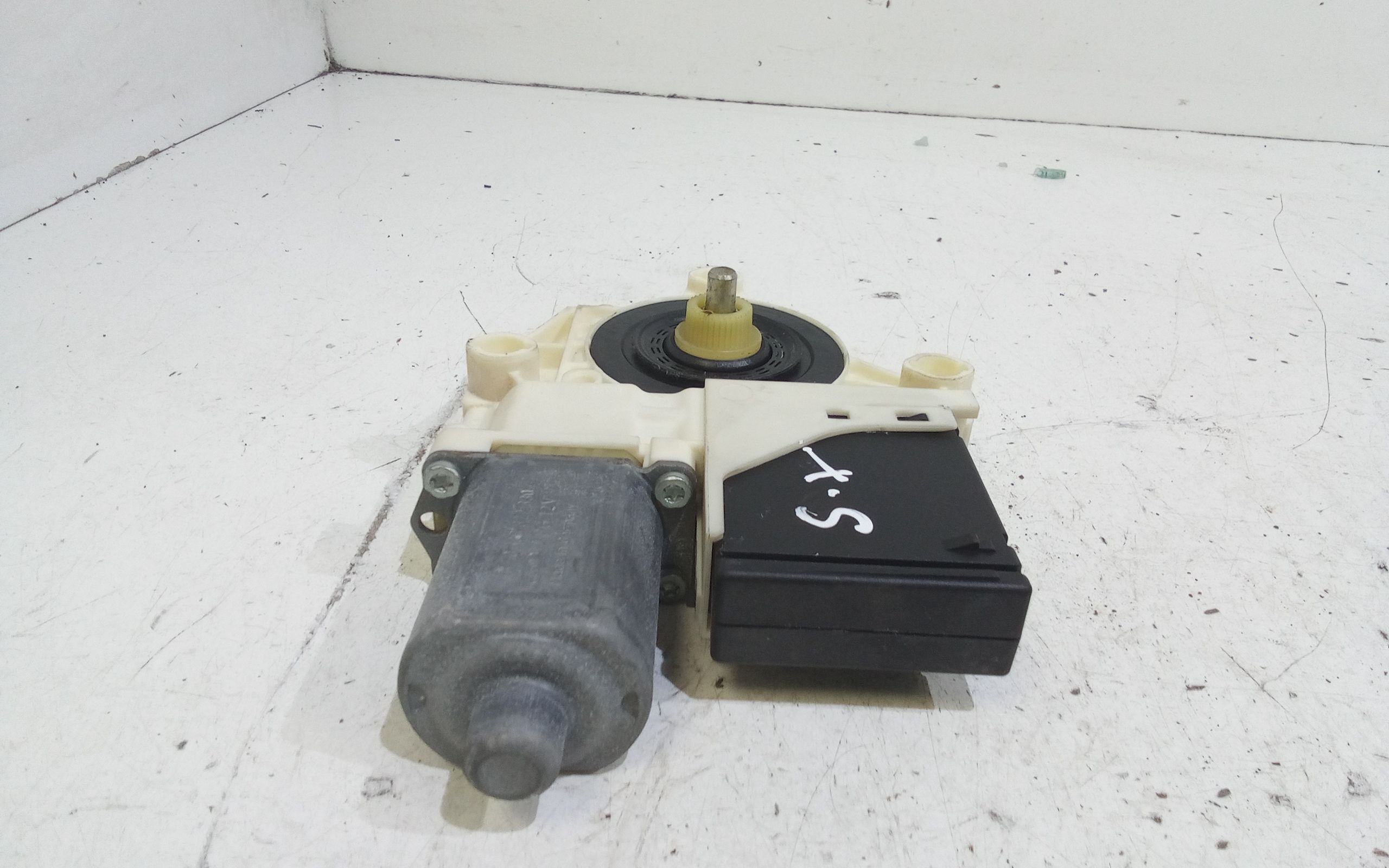 Motorino Alzavetro anteriore Sinistro RENAULT Megane III (08>16)