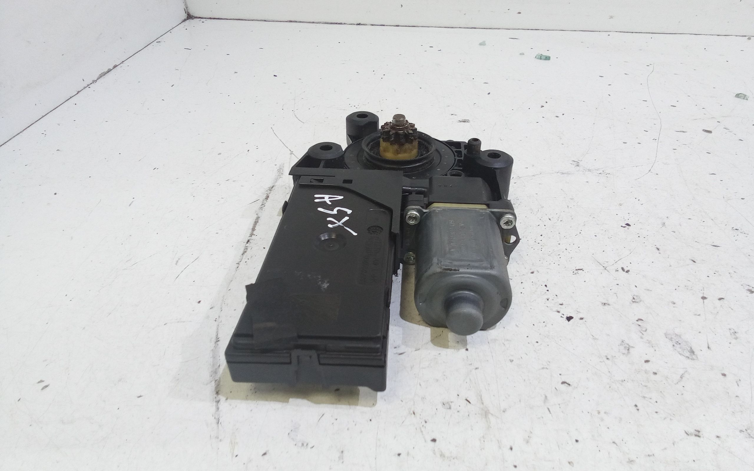 Motorino Alzavetro anteriore Sinistro RENAULT Megane III (08>16)