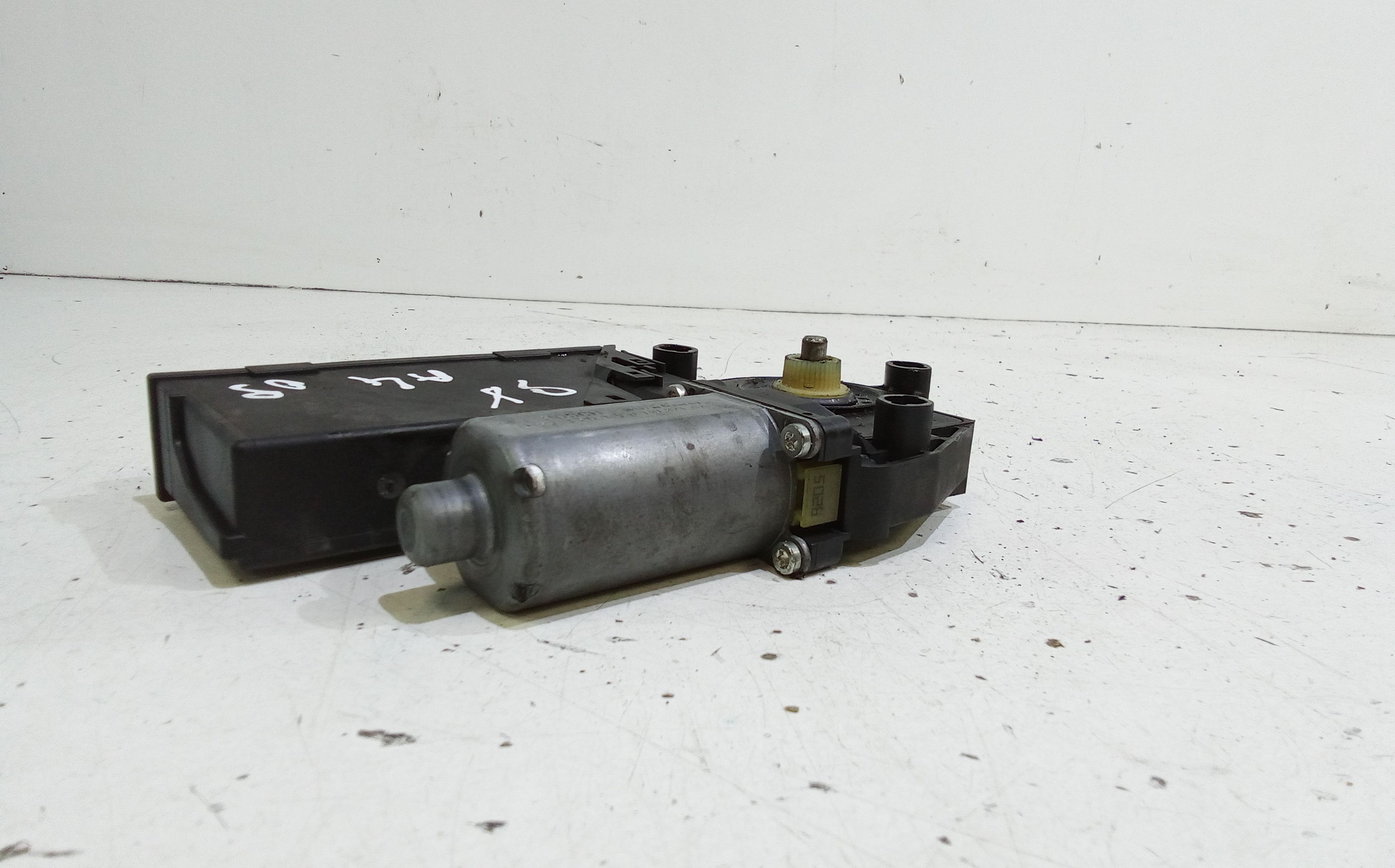 Motorino Alzavetro anteriore Sinistro AUDI A4 Avant (8ED) (04>08)