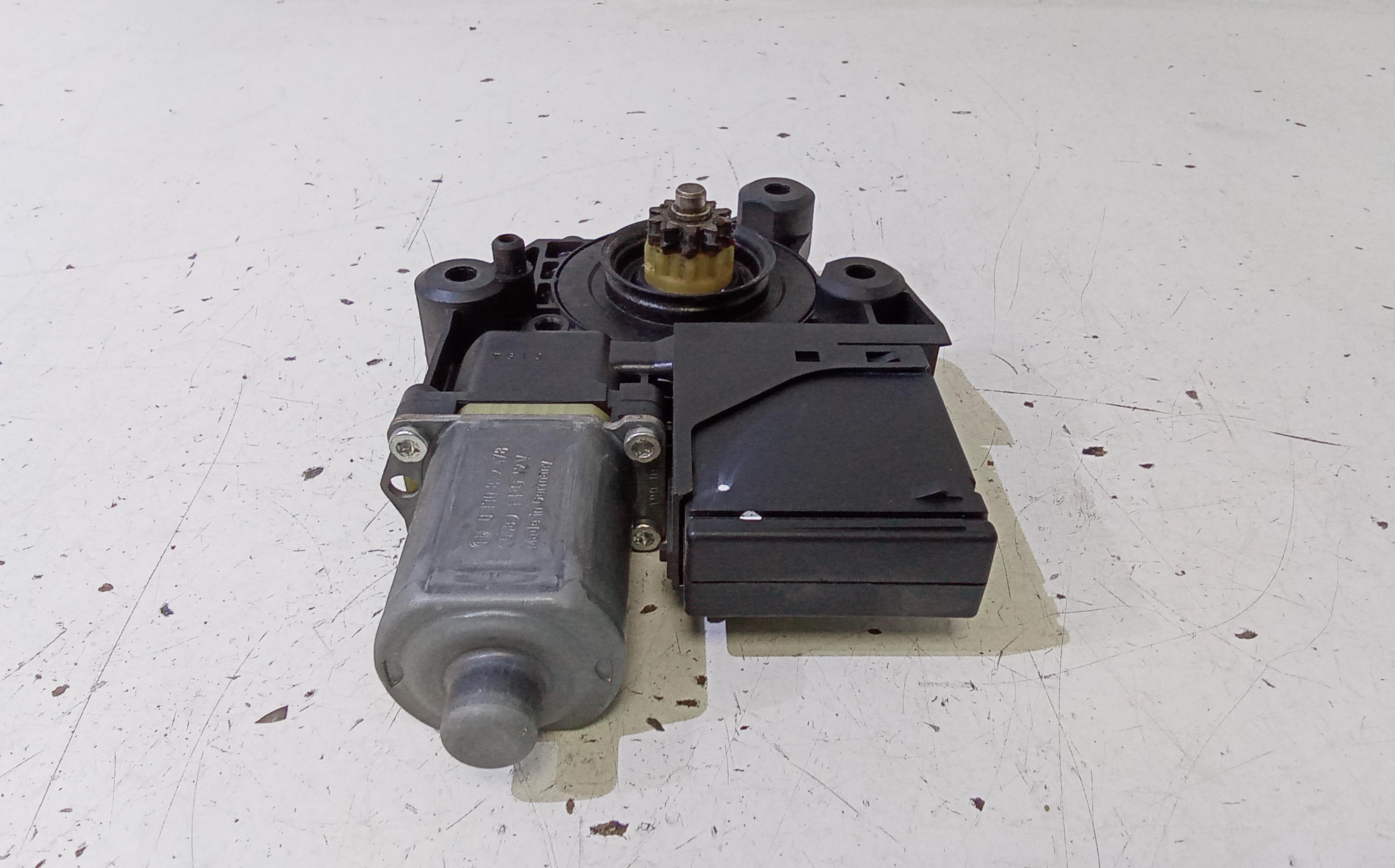 Motorino Alzavetro anteriore destra RENAULT Megane III (08>16)