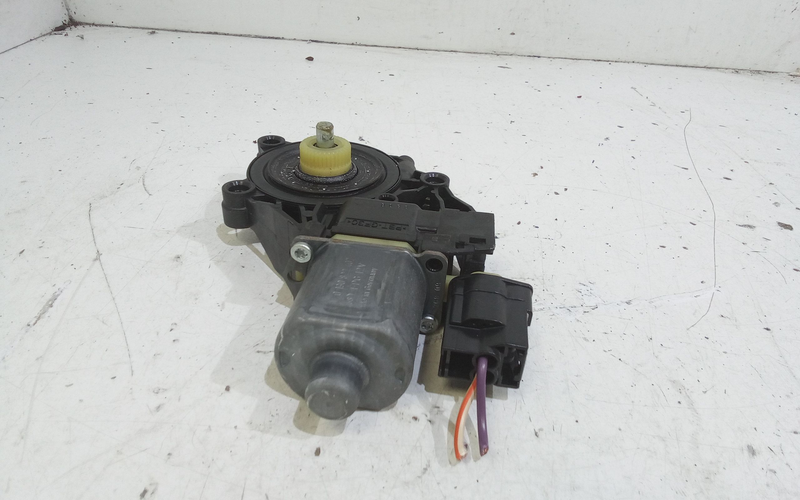 Motorino Alzavetro anteriore destra FORD Fiesta 6 Serie