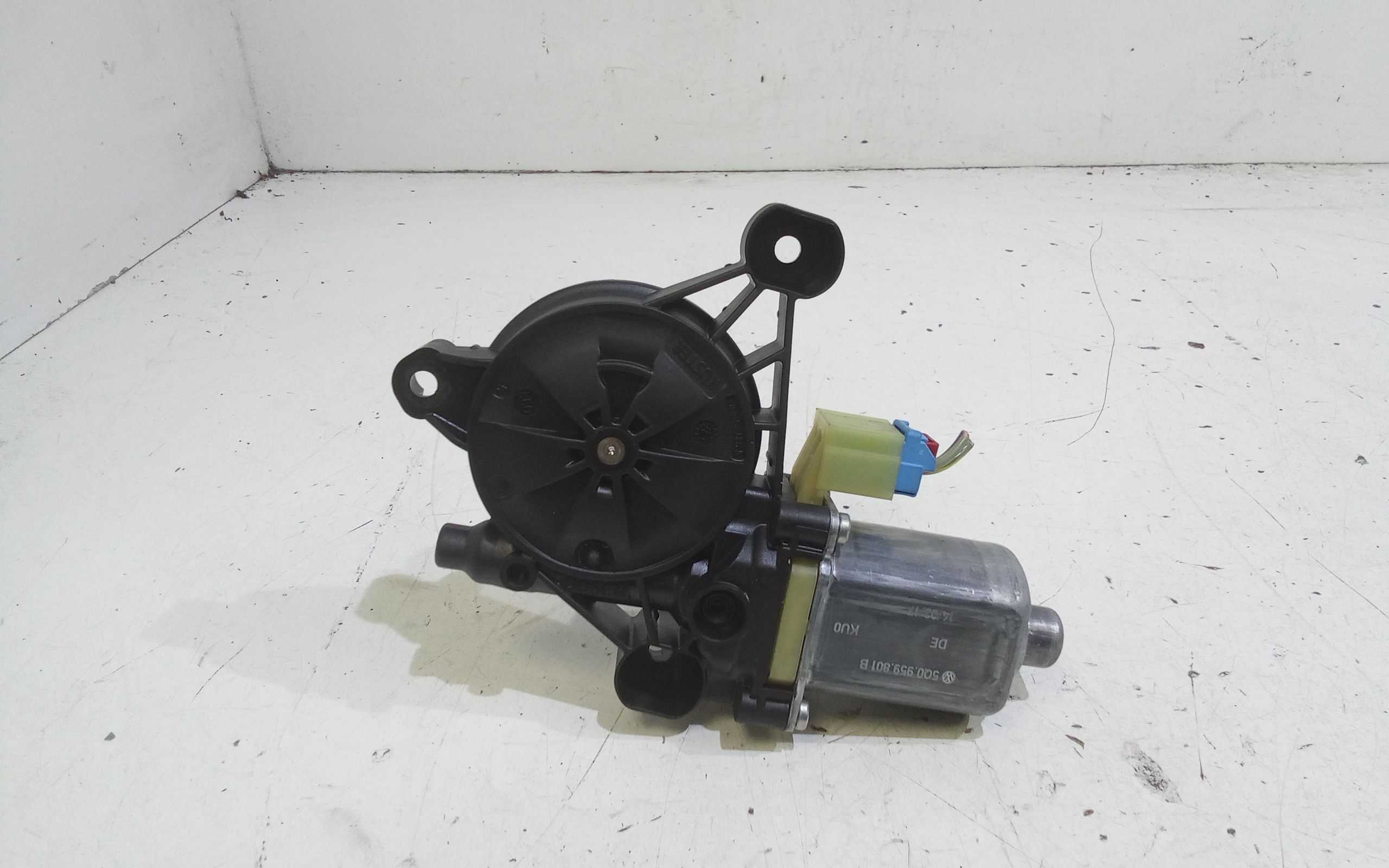 Motorino Alzavetro anteriore destra AUDI Q2 Serie (GAB) (16>)