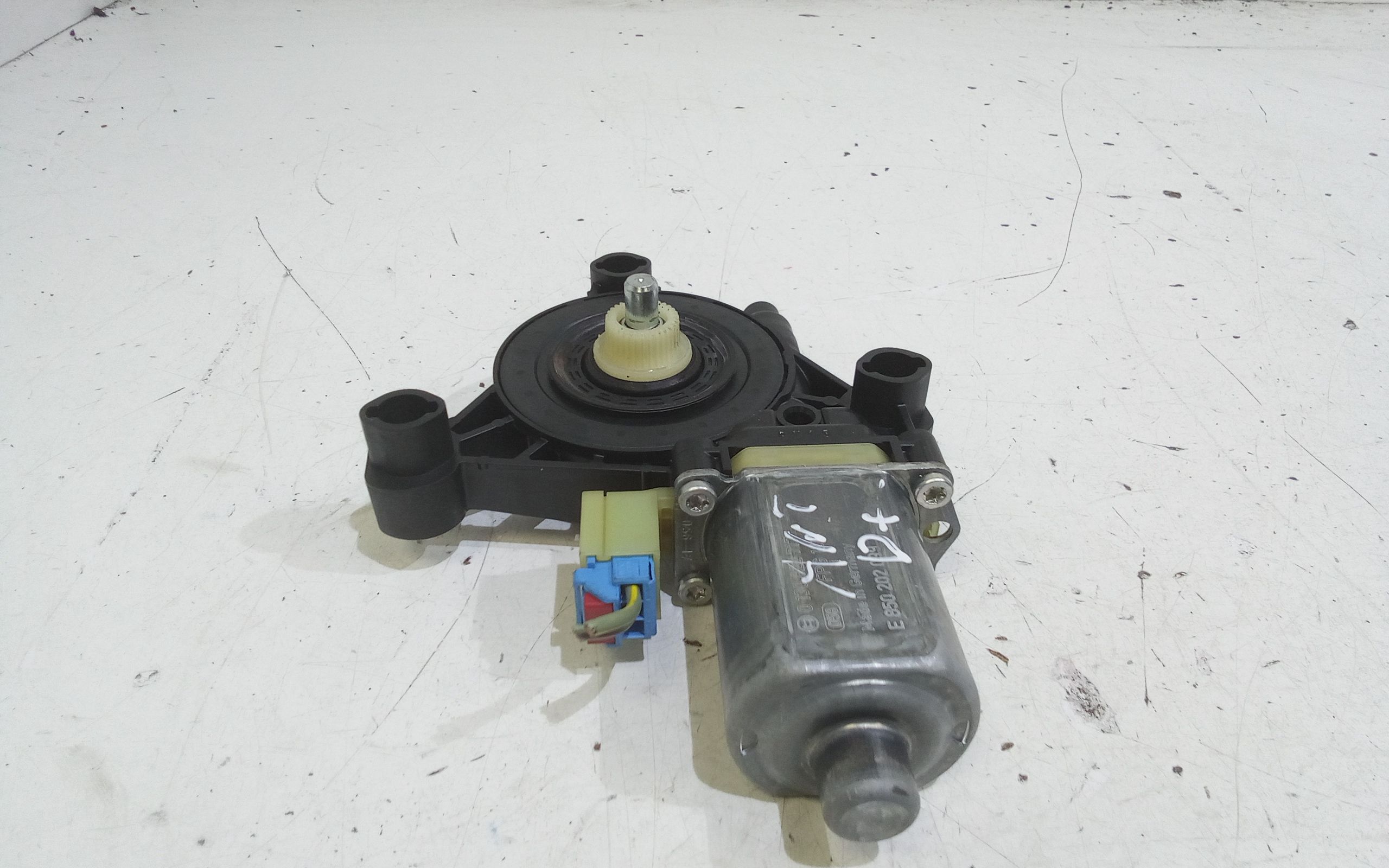 Motorino Alzavetro anteriore destra AUDI Q2 Serie (GAB) (16>)