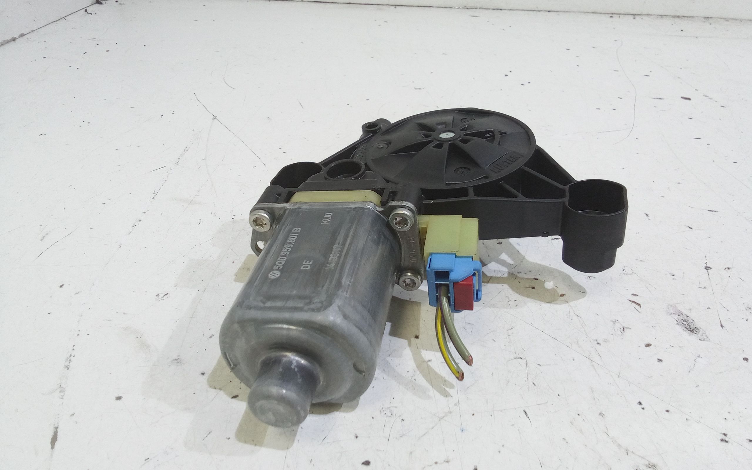 Motorino Alzavetro anteriore destra AUDI Q2 Serie (GAB) (16>)