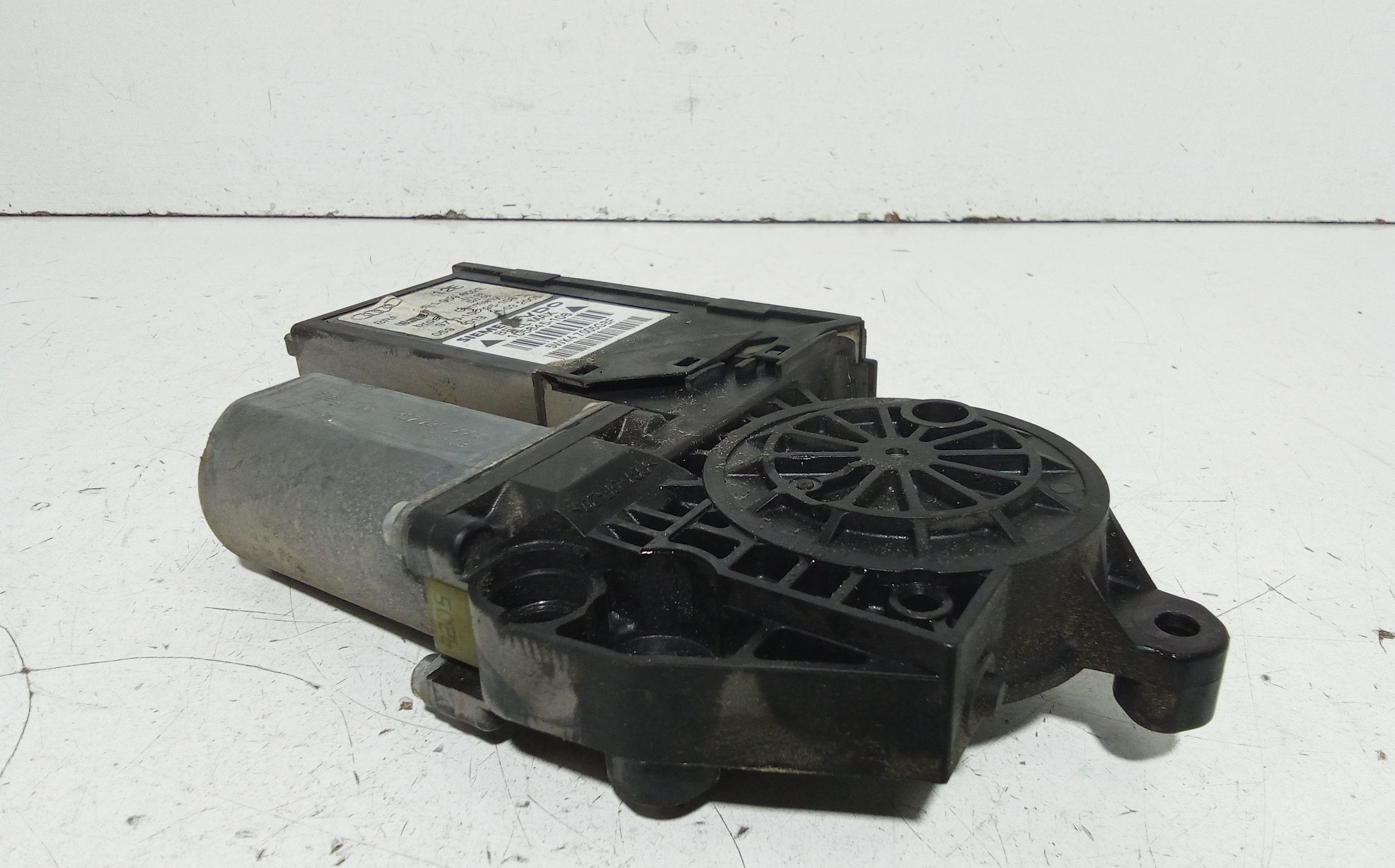 Motorino Alzavetro anteriore destra AUDI A4 Berlina (8E) (04>07)