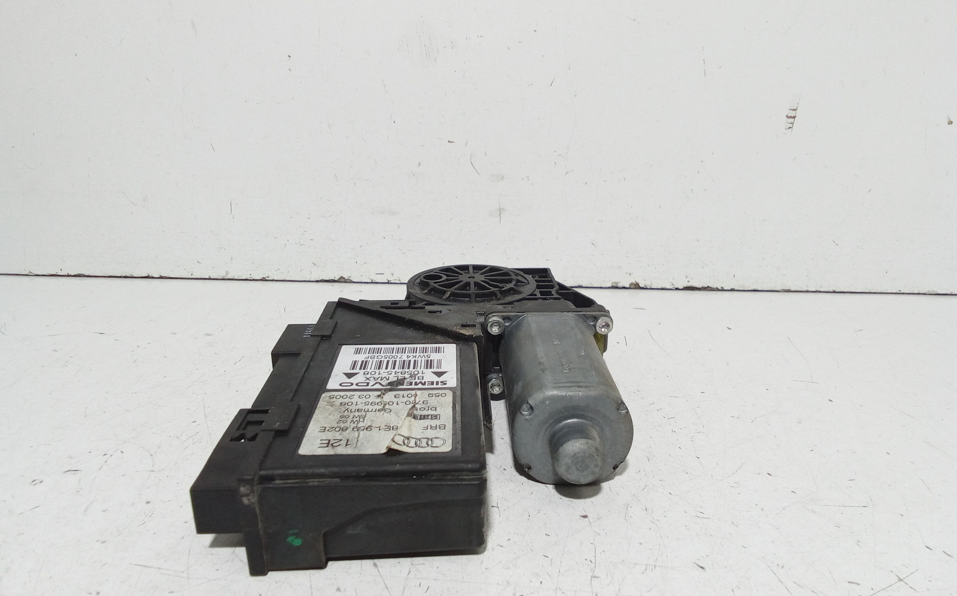 Motorino Alzavetro anteriore destra AUDI A4 Berlina (8E) (04>07)