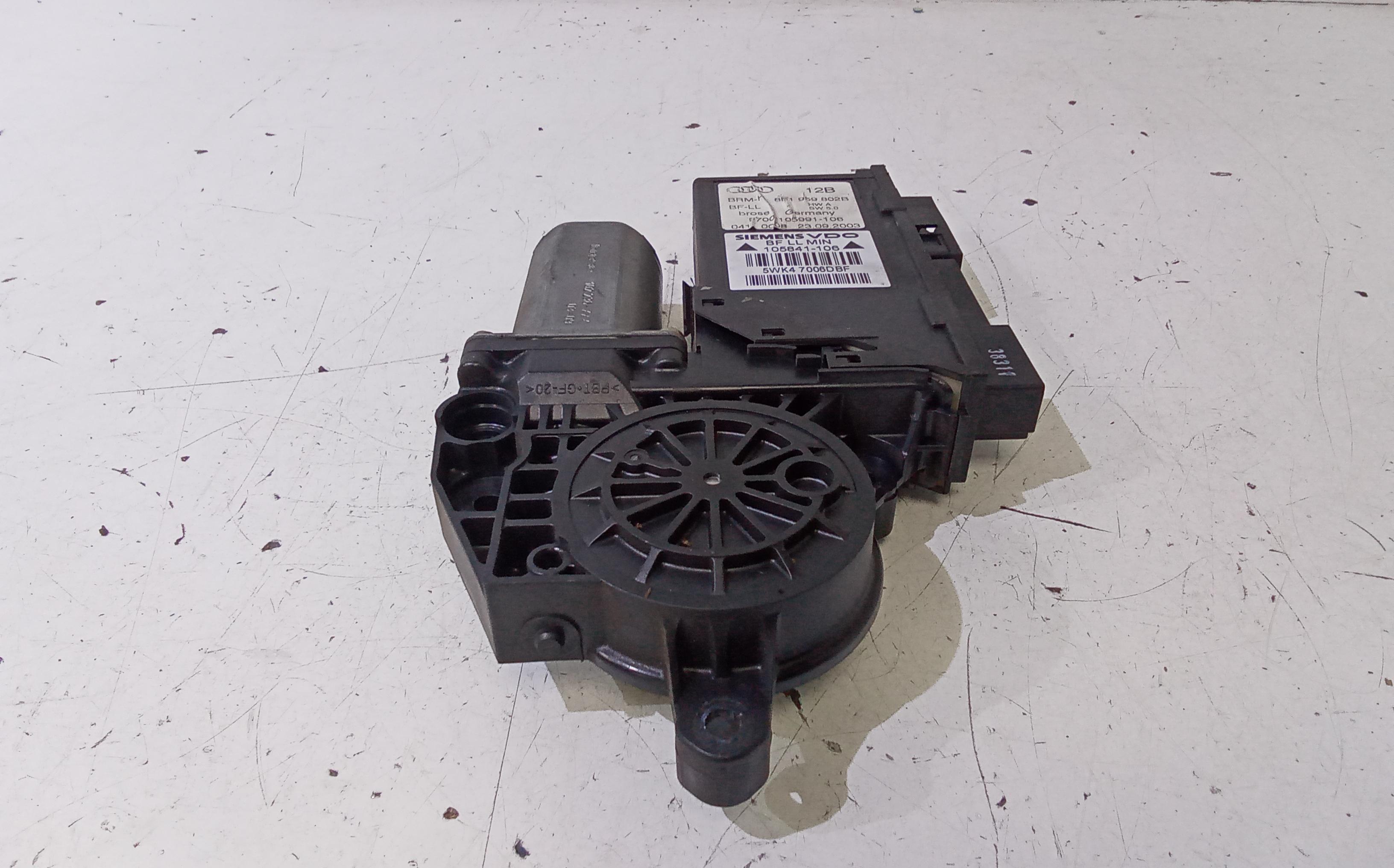 Motorino Alzavetro anteriore destra AUDI A4 Avant (8ED) (04>08)