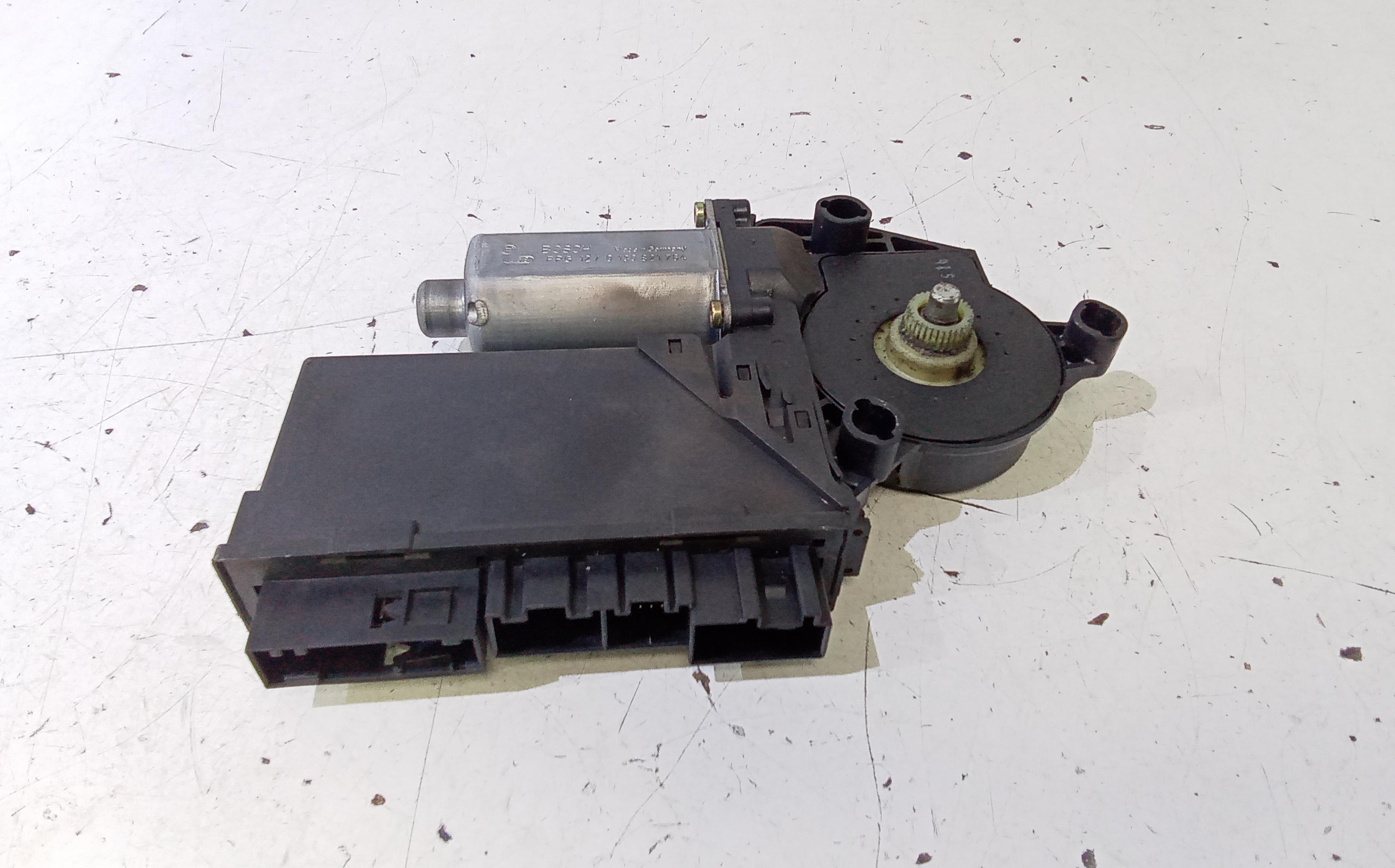 Motorino Alzavetro anteriore destra AUDI A4 Avant (8ED) (04>08)