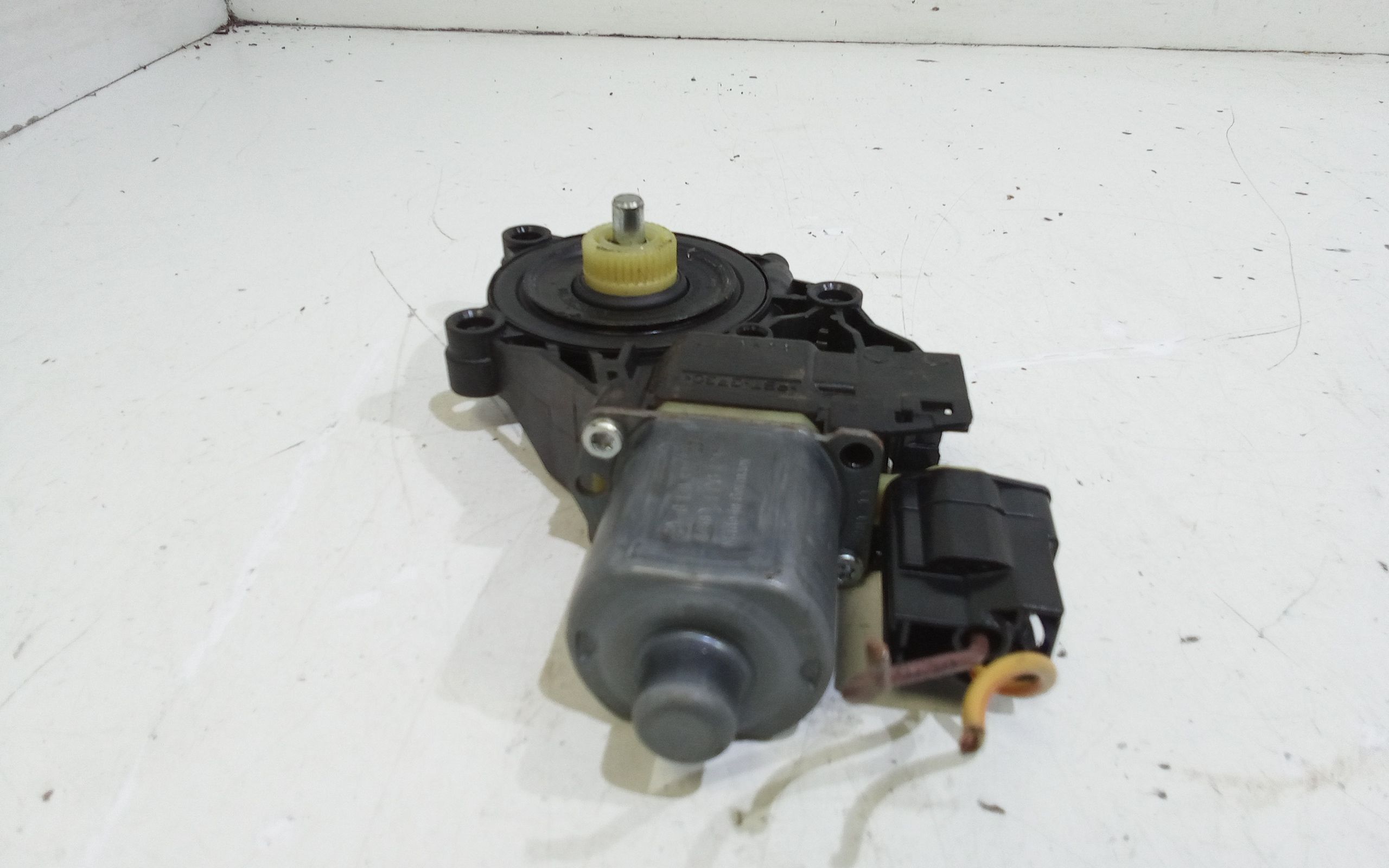 Motorino Alzavetro anteriore destra FORD Fiesta 6 Serie