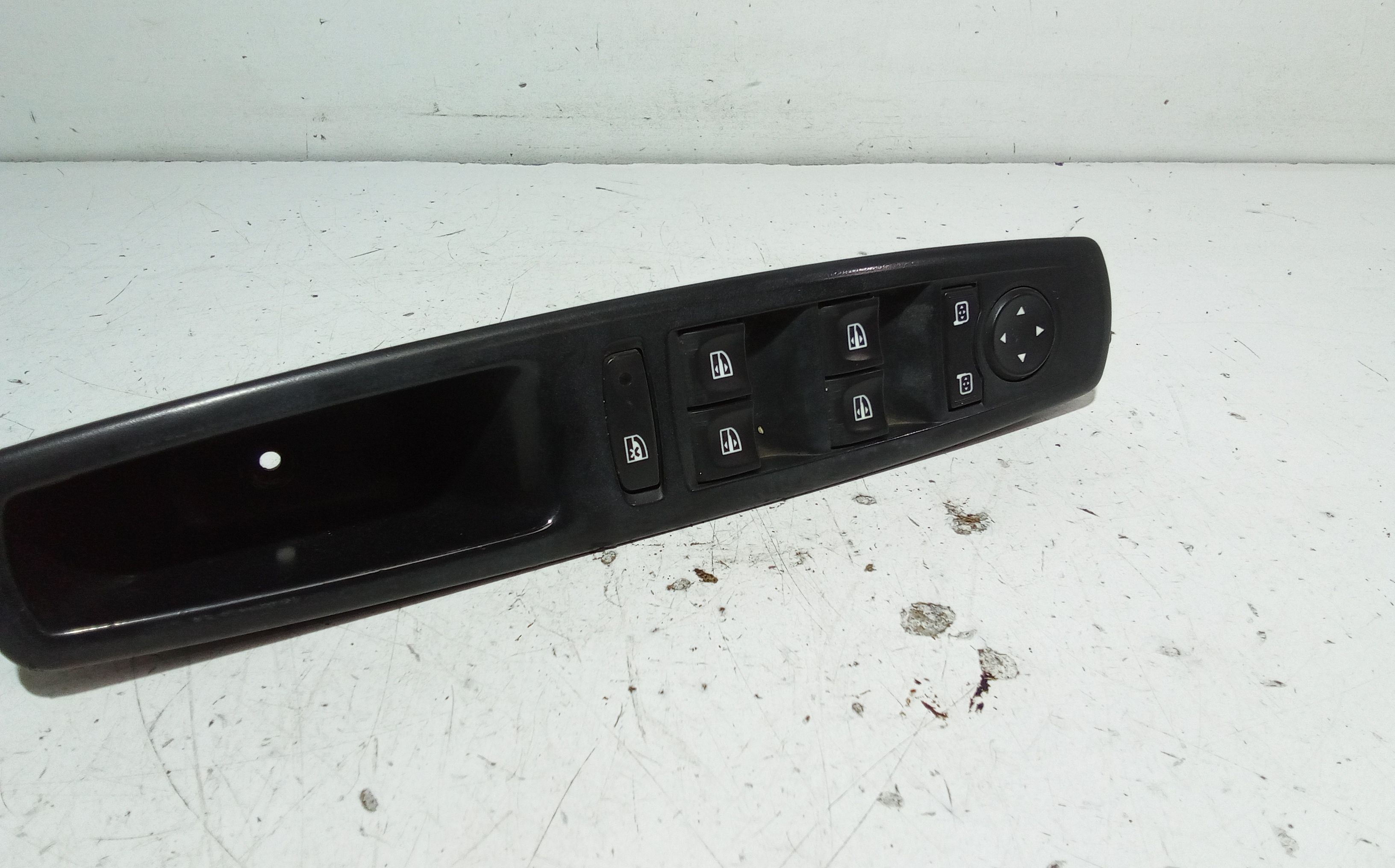 Pulsantiera anteriore sinistra Guida RENAULT Megane III (08>16)