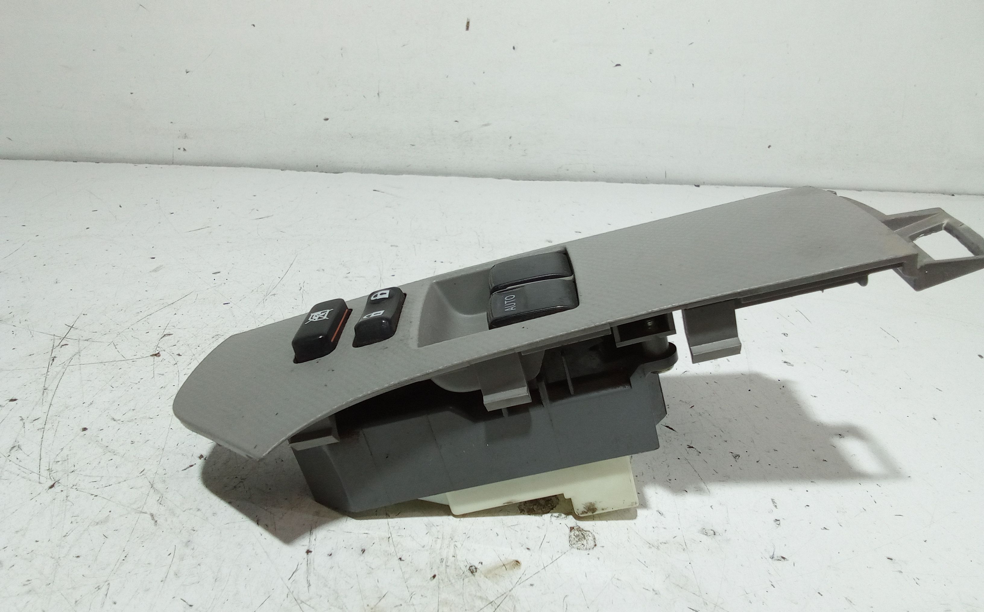 Pulsantiera anteriore sinistra Guida TOYOTA Yaris Serie (05>08)