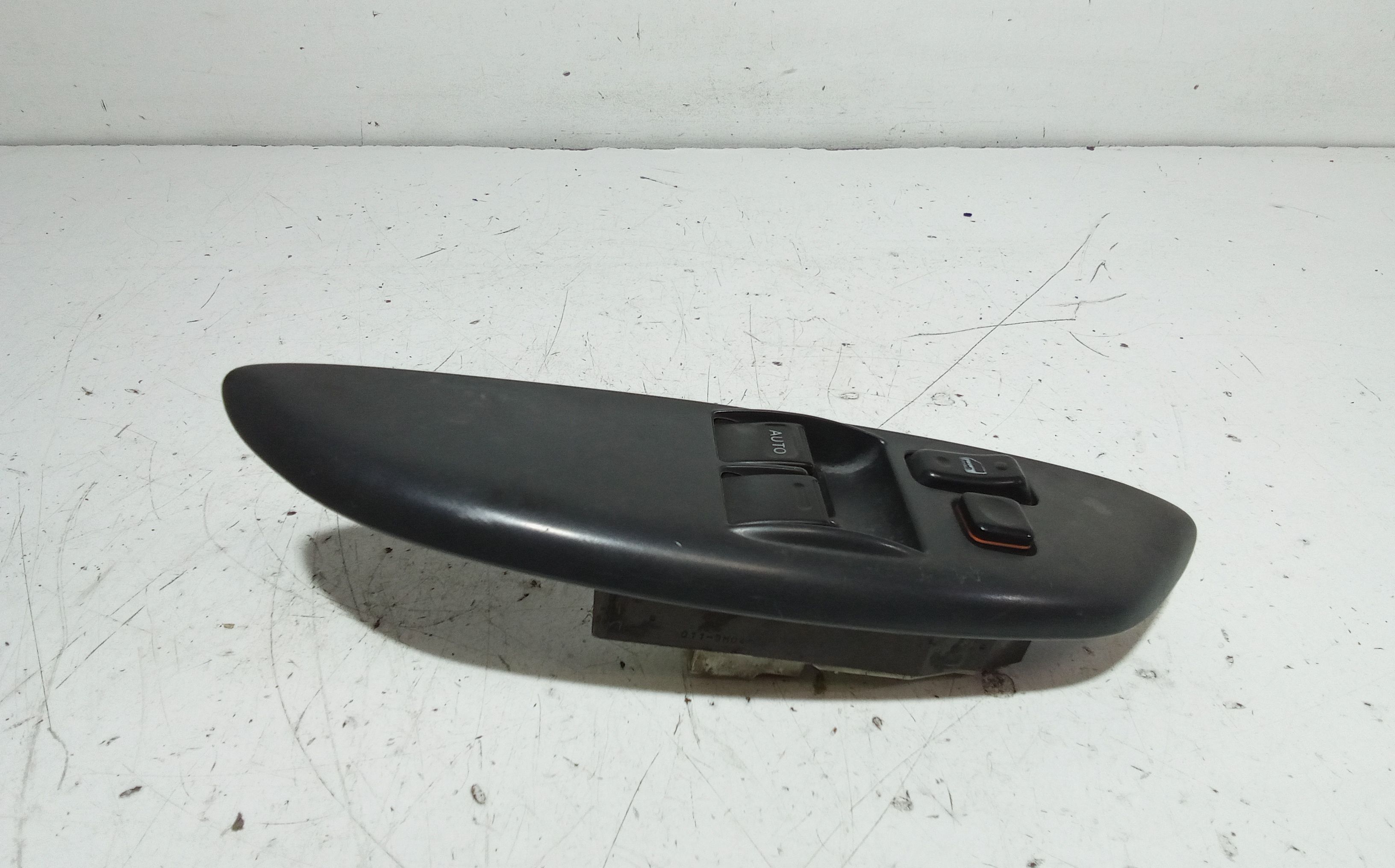 Pulsantiera anteriore sinistra Guida TOYOTA Yaris Serie (03>05)