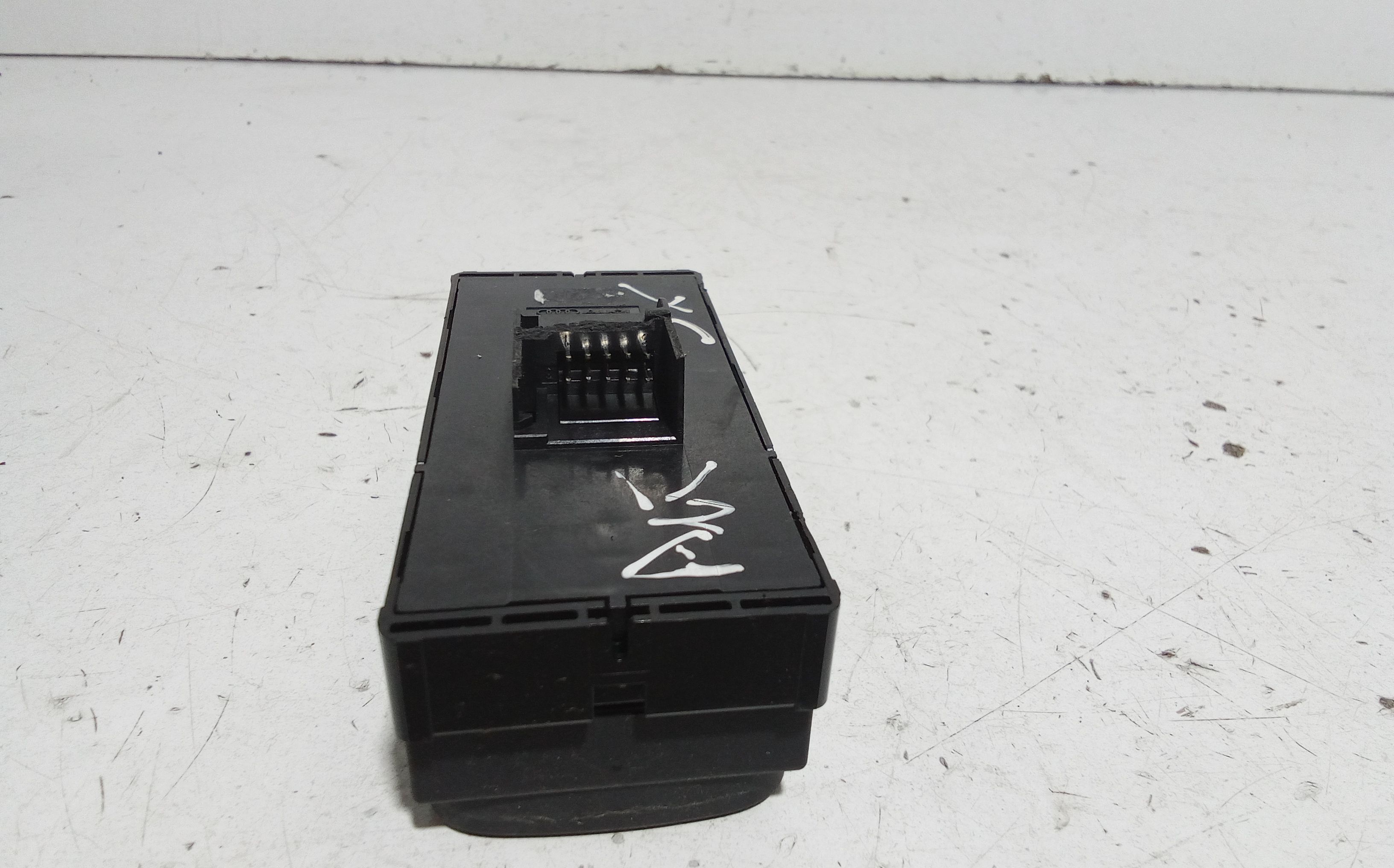 Pulsantiera anteriore sinistra Guida AUDI Q2 Serie (GAB) (16>)