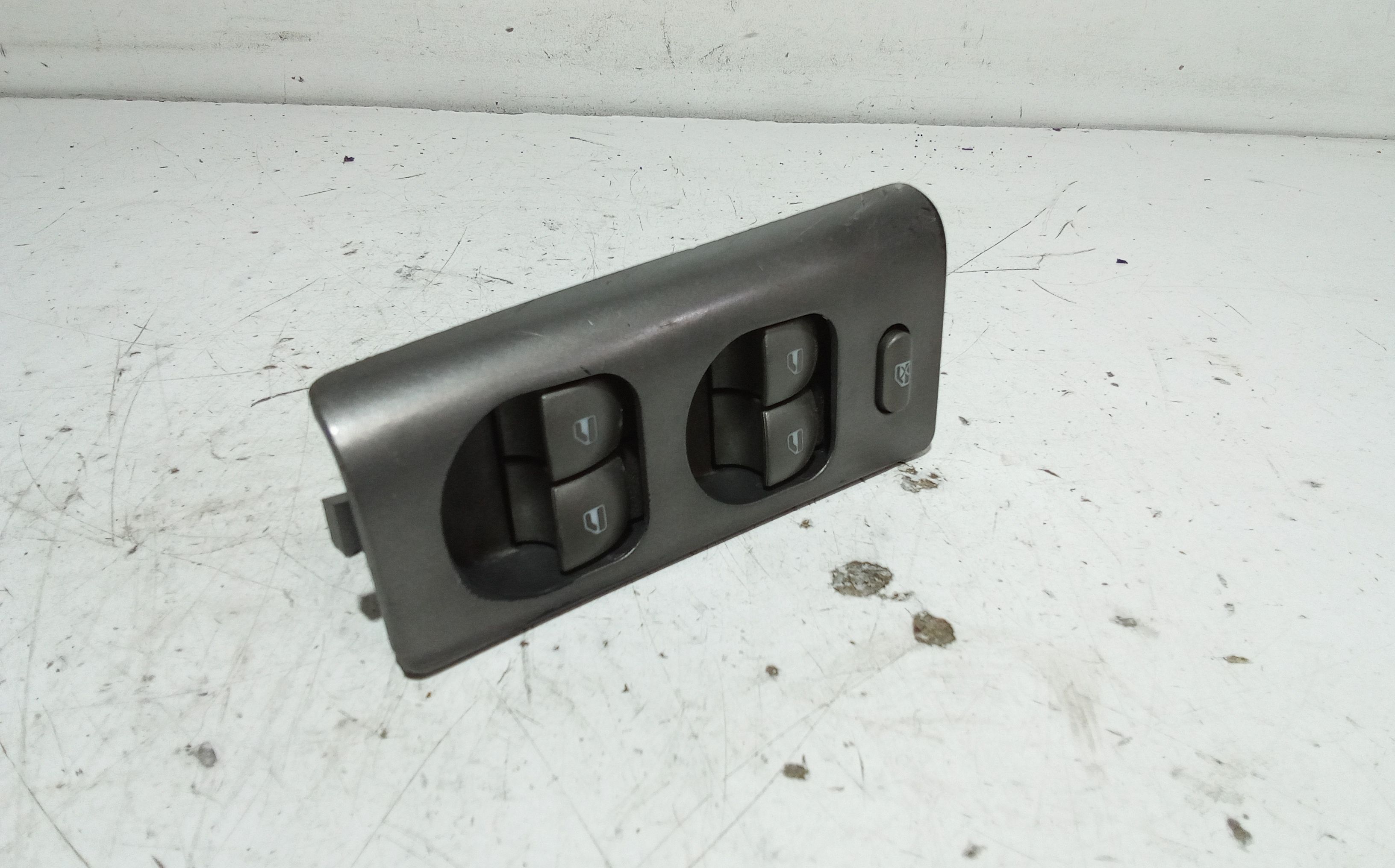 Pulsantiera anteriore sinistra Guida DR 2 1 Serie