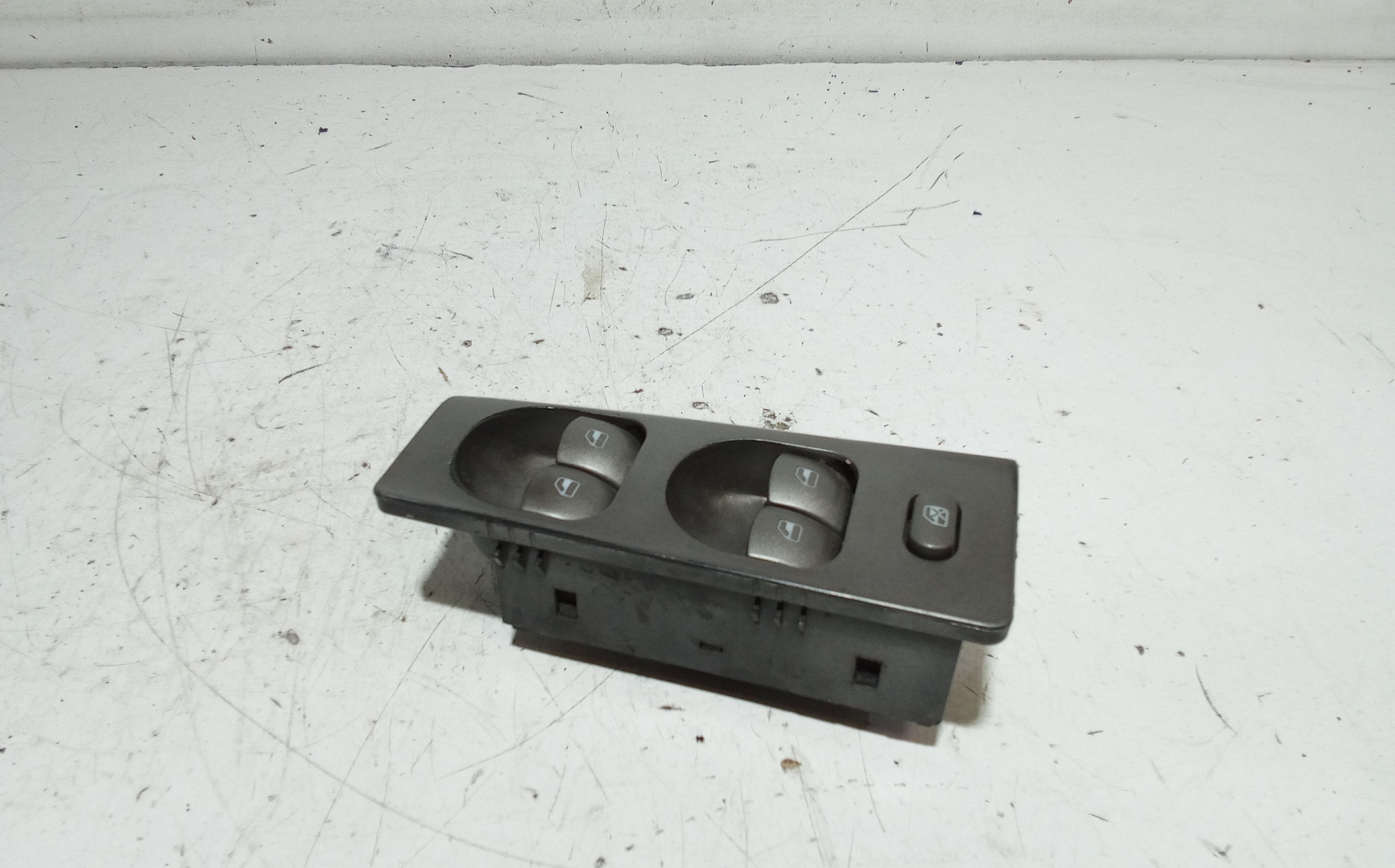 Pulsantiera anteriore sinistra Guida DR 2 1 Serie