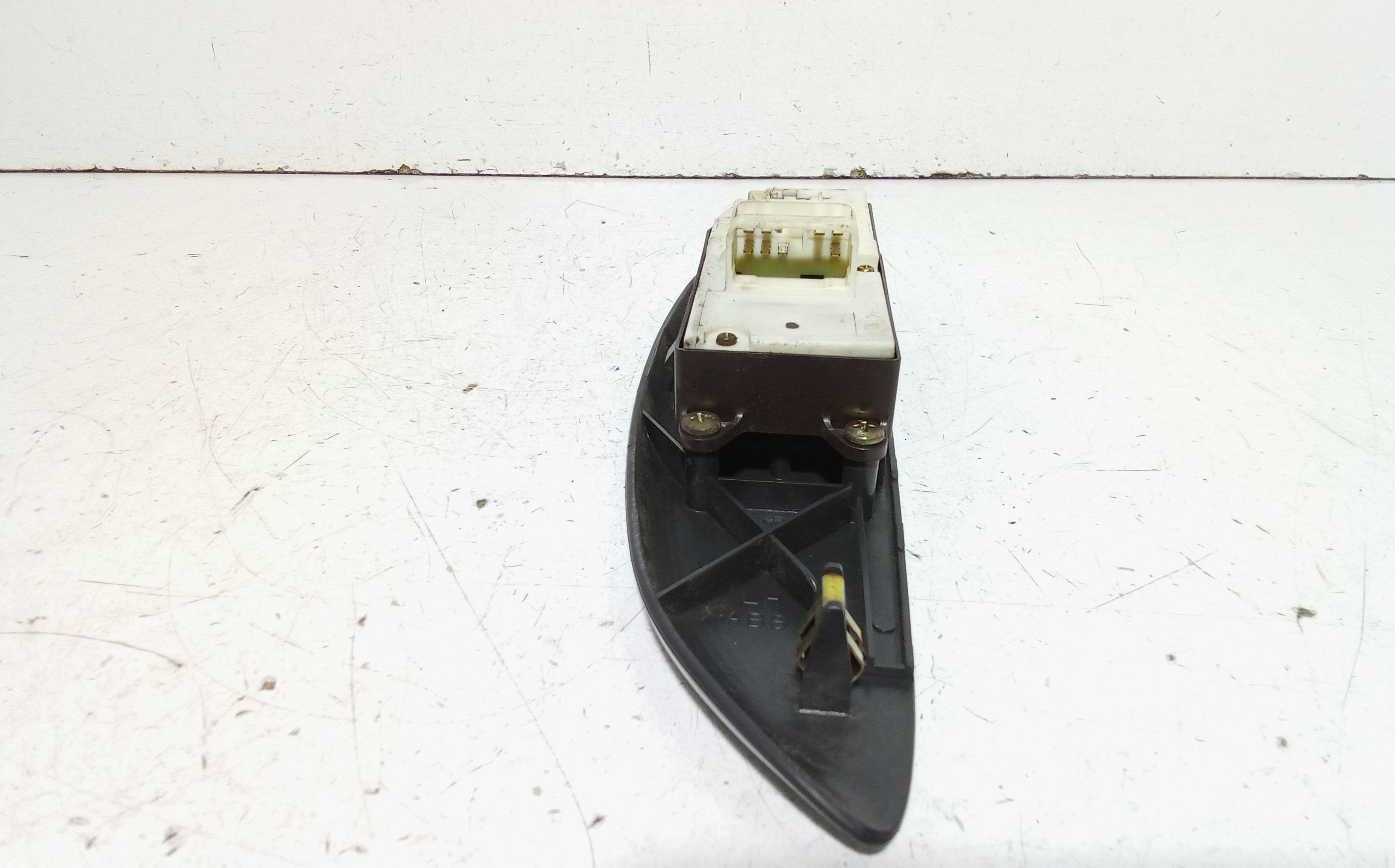 Pulsantiera anteriore sinistra Guida TOYOTA Yaris Serie (03>05)