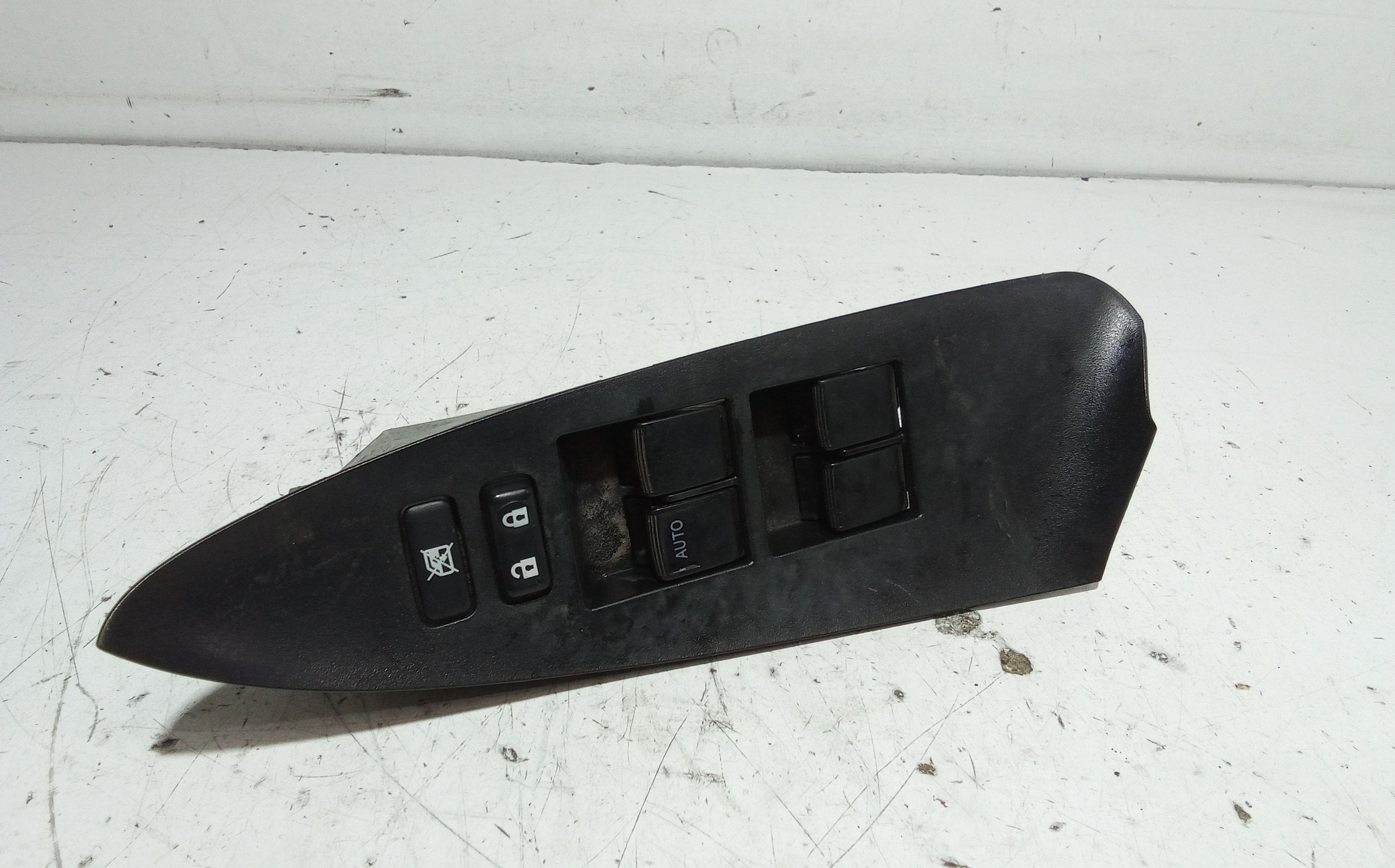 Pulsantiera anteriore sinistra Guida TOYOTA Rav4 5 Serie