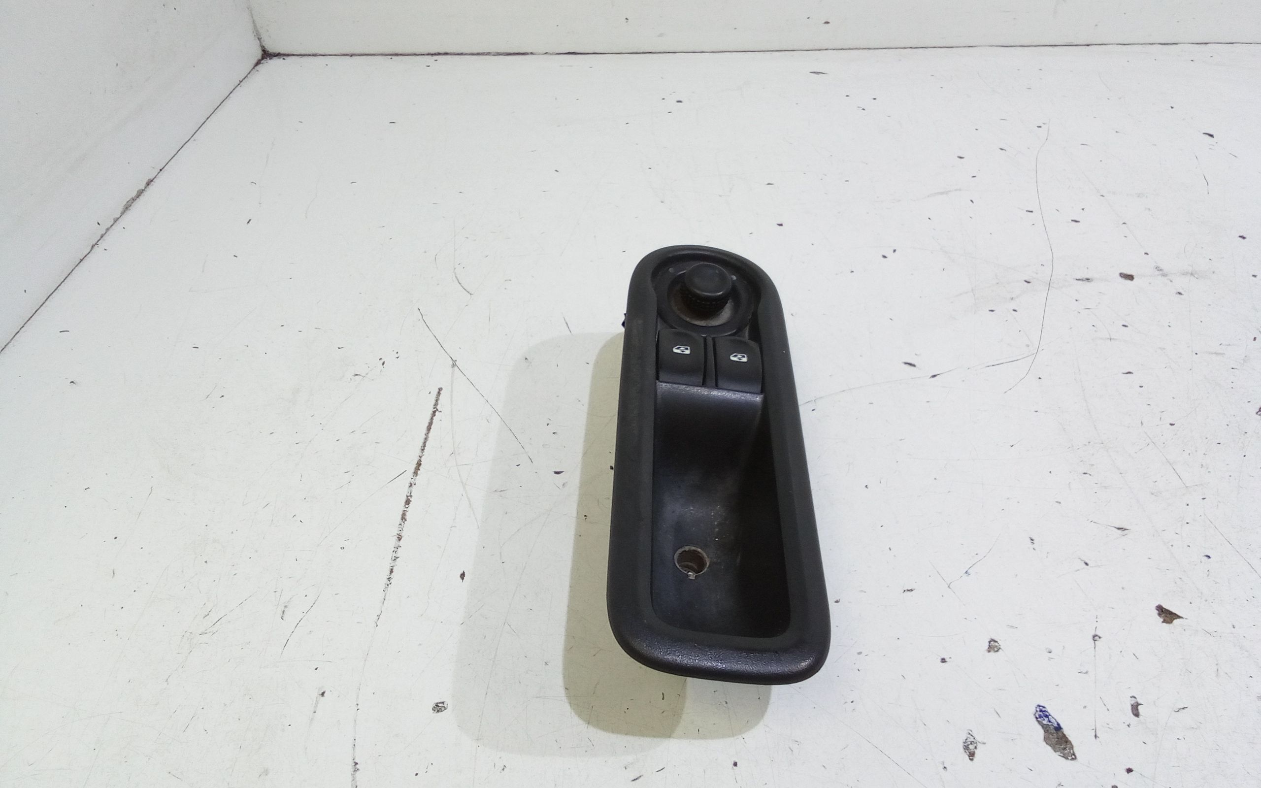 Pulsantiera anteriore sinistra Guida RENAULT Clio Serie (04>08)