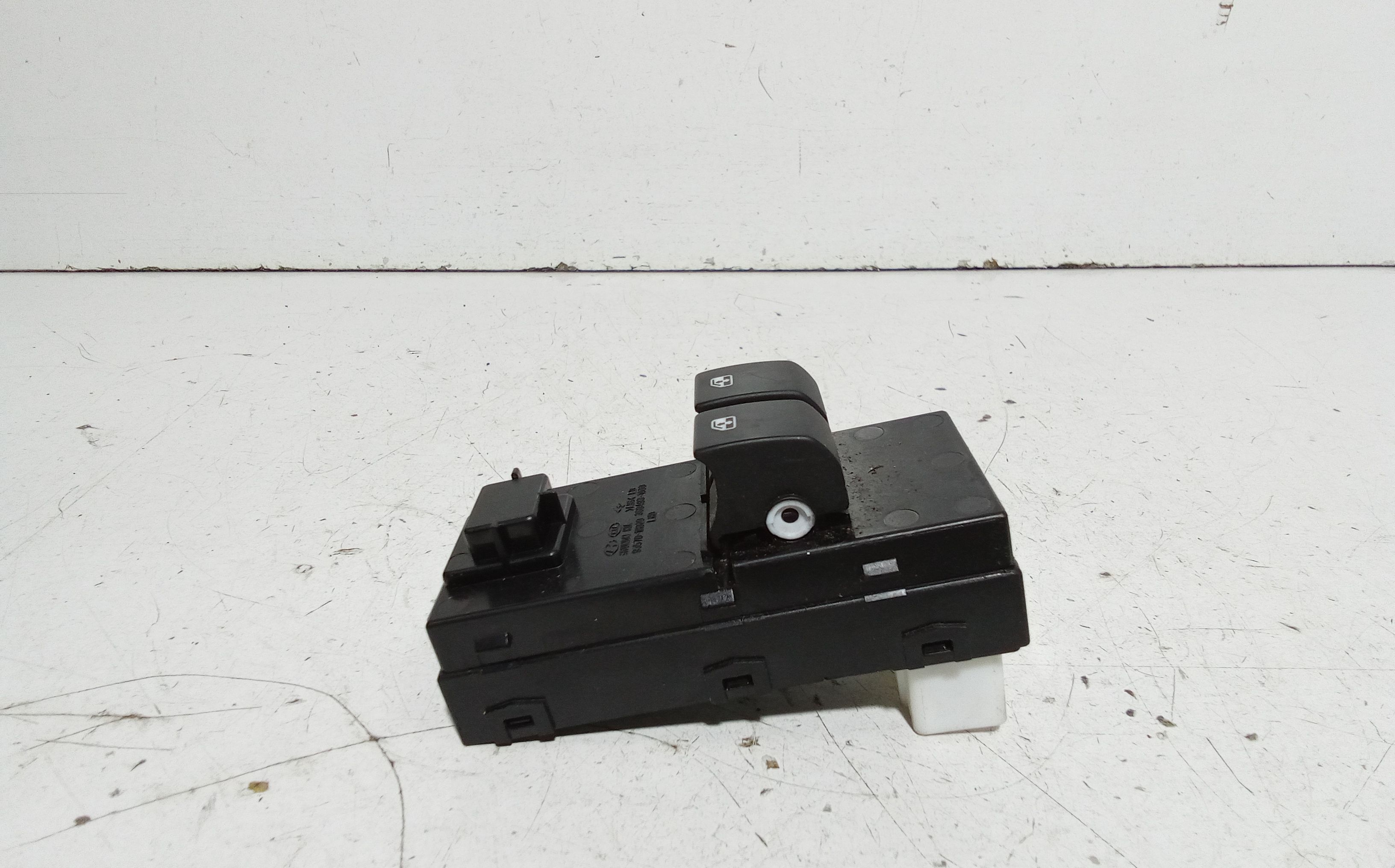 Pulsantiera anteriore sinistra Guida KIA Cee d 1 Serie