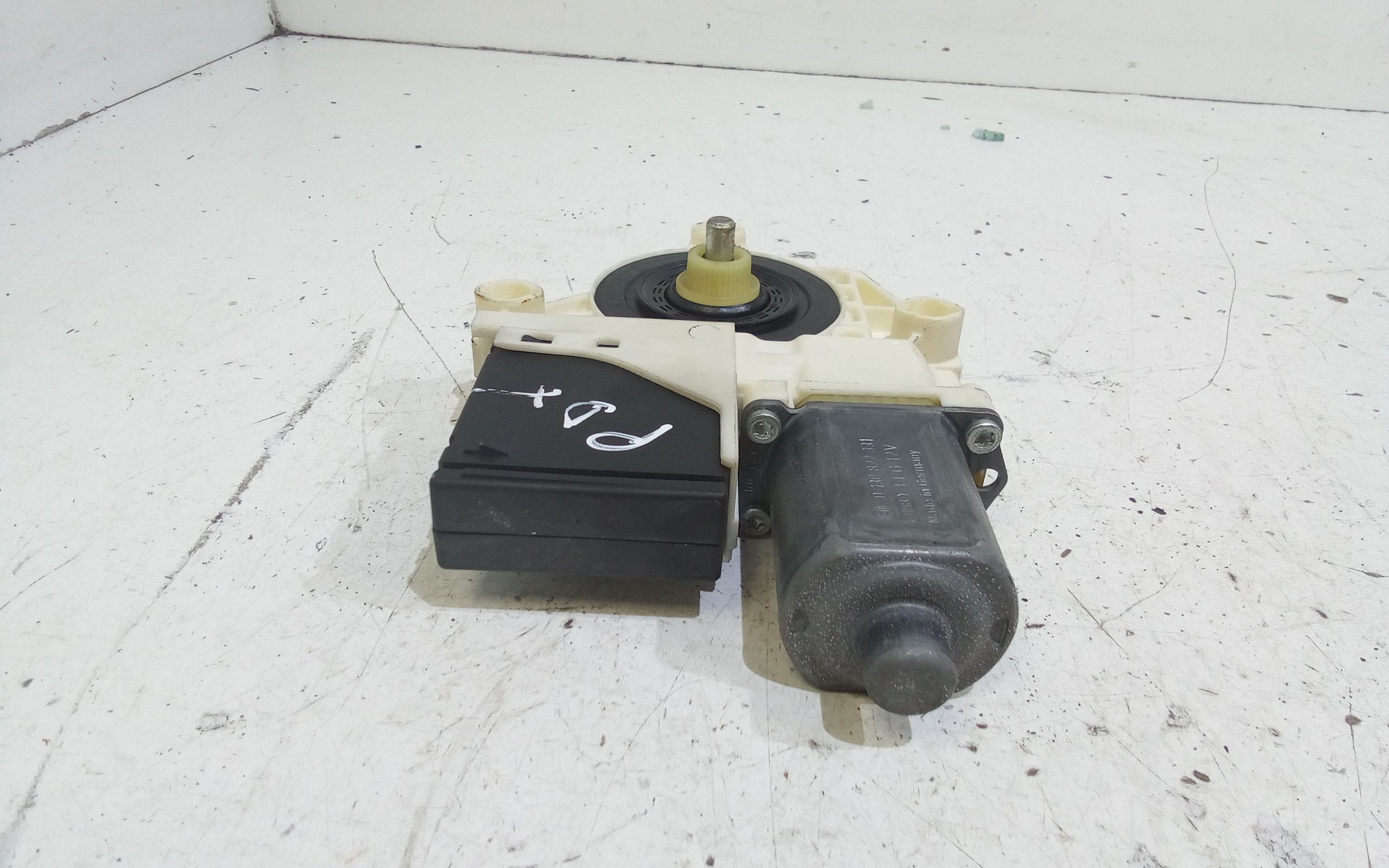 Motorino Alzavetro posteriore destra RENAULT Megane III (08>16)