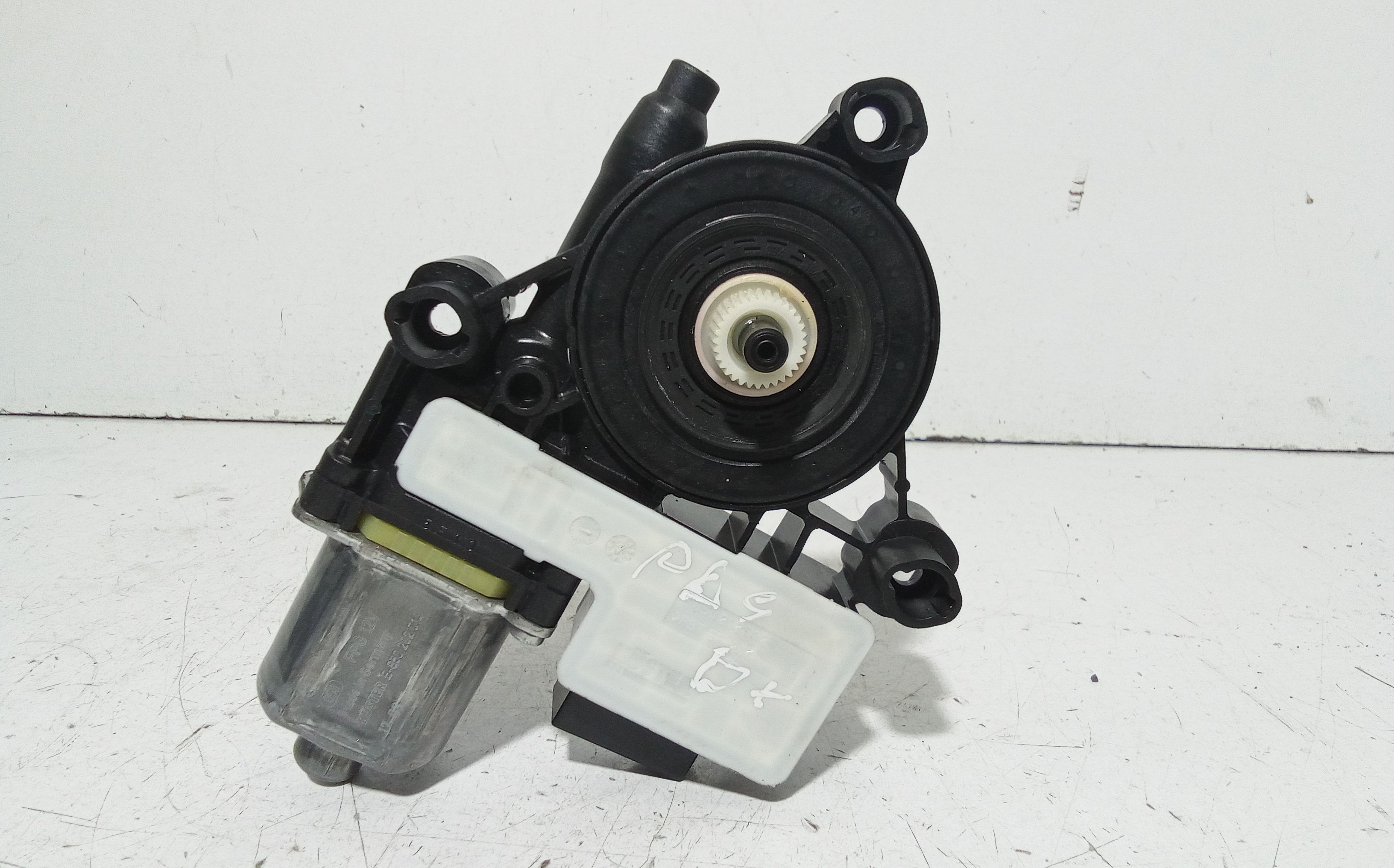 Motorino Alzavetro posteriore destra AUDI Q2 Serie (GAB) (16>)