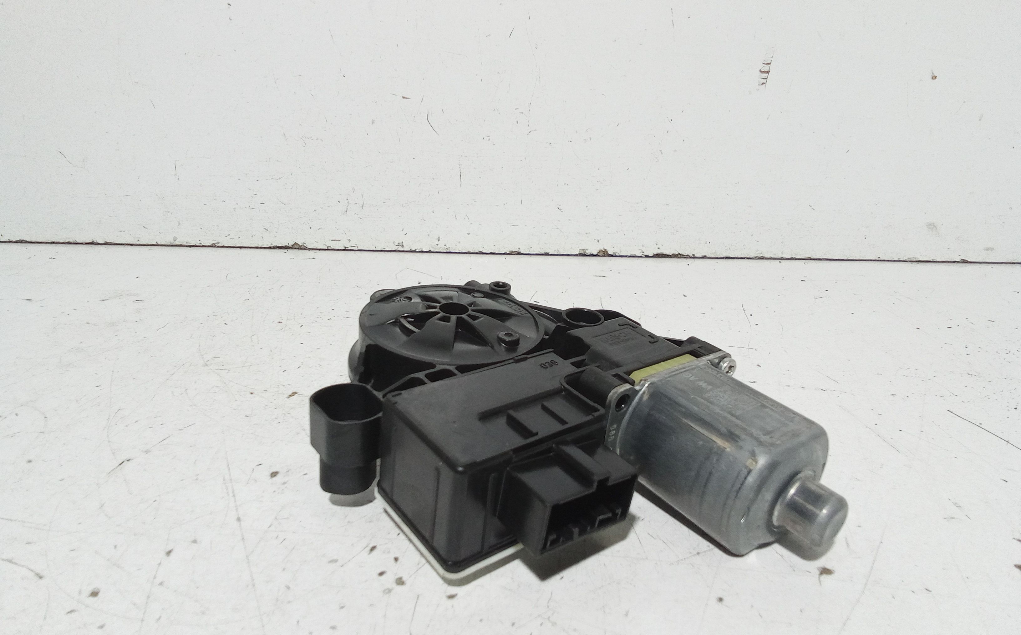 Motorino Alzavetro posteriore destra AUDI Q2 Serie (GAB) (16>)