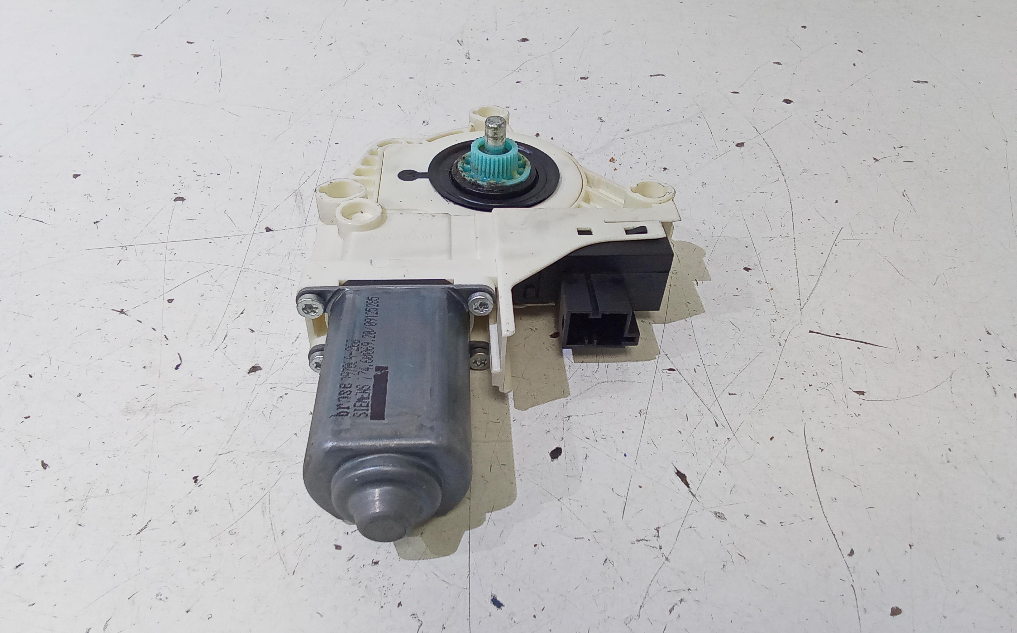 Motorino Alzavetro posteriore destra AUDI A6 Avant Serie C6 (4F5) (04>12)