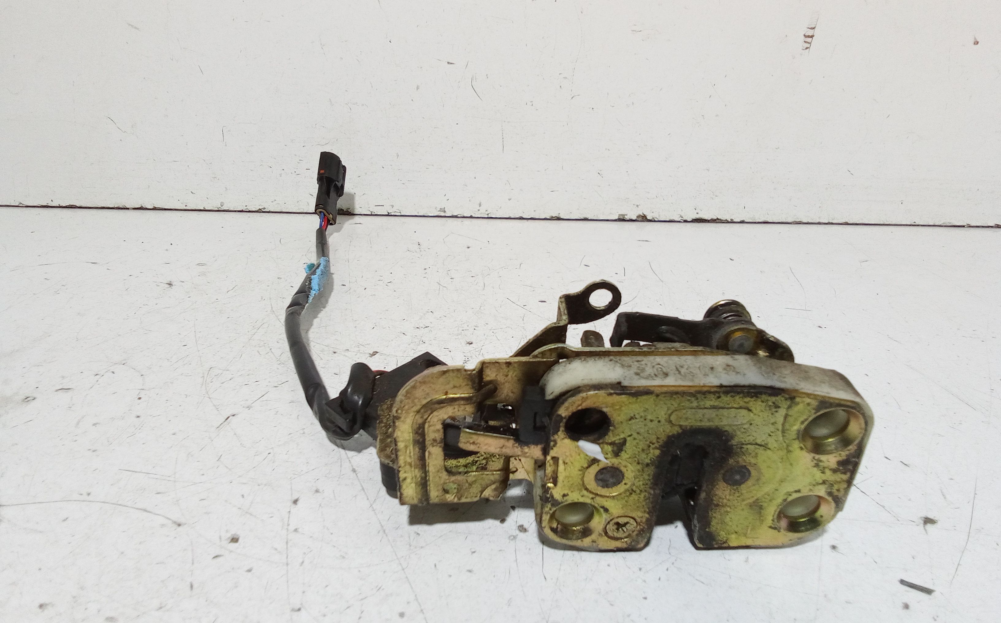 Serratura Anteriore Sinistra KIA Sportage Serie (98>04)