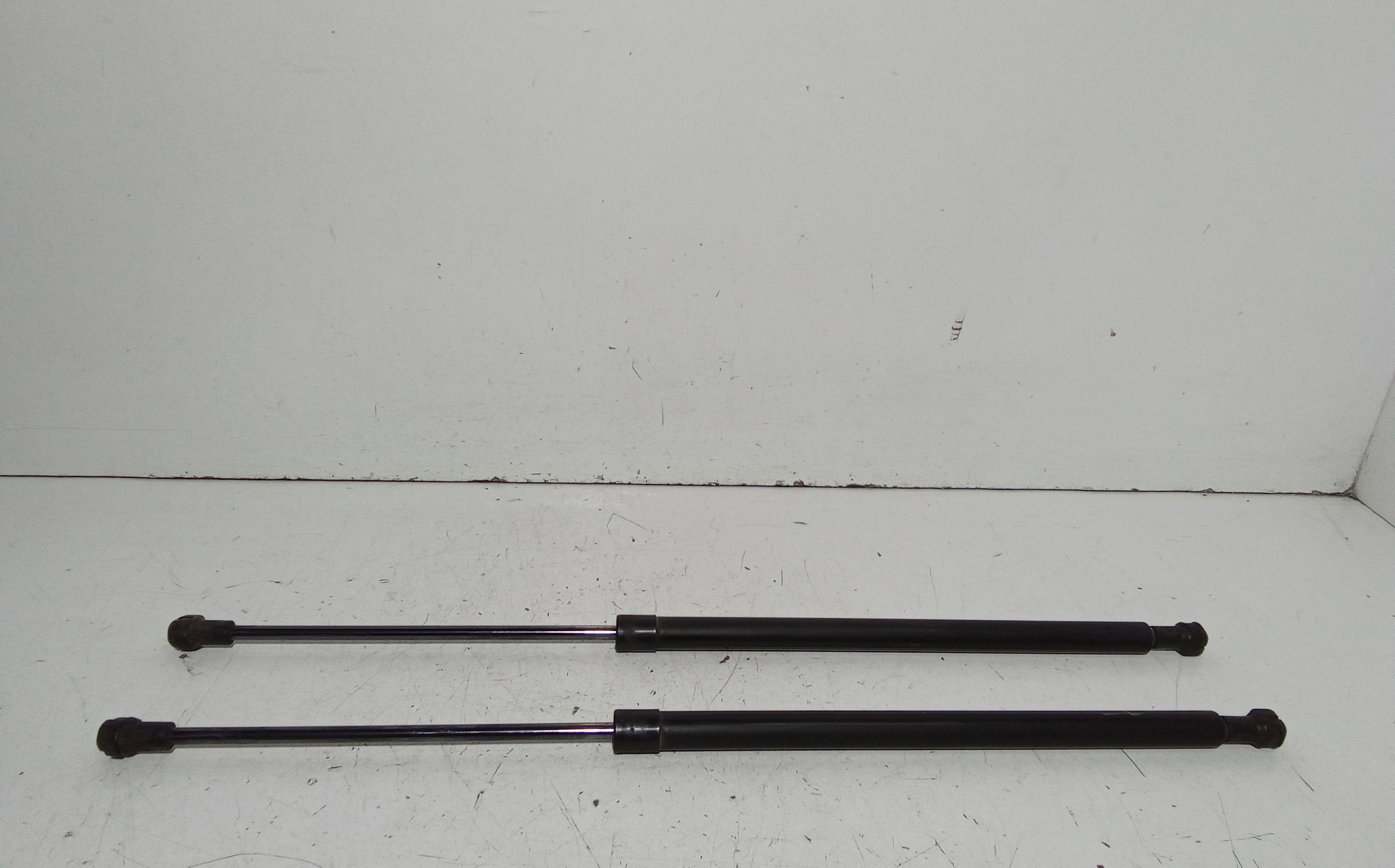 Pistoncini cofano Post. MAZDA 3 Berlina Serie (09>13)