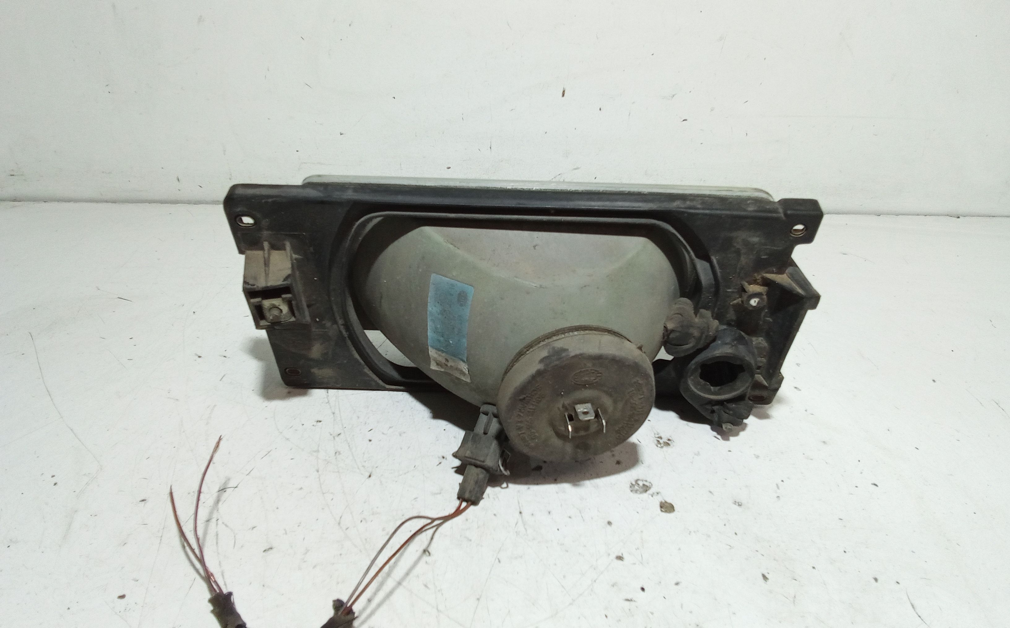 Faro anteriore Destro Passeggero VOLKSWAGEN Polo 2 Serie