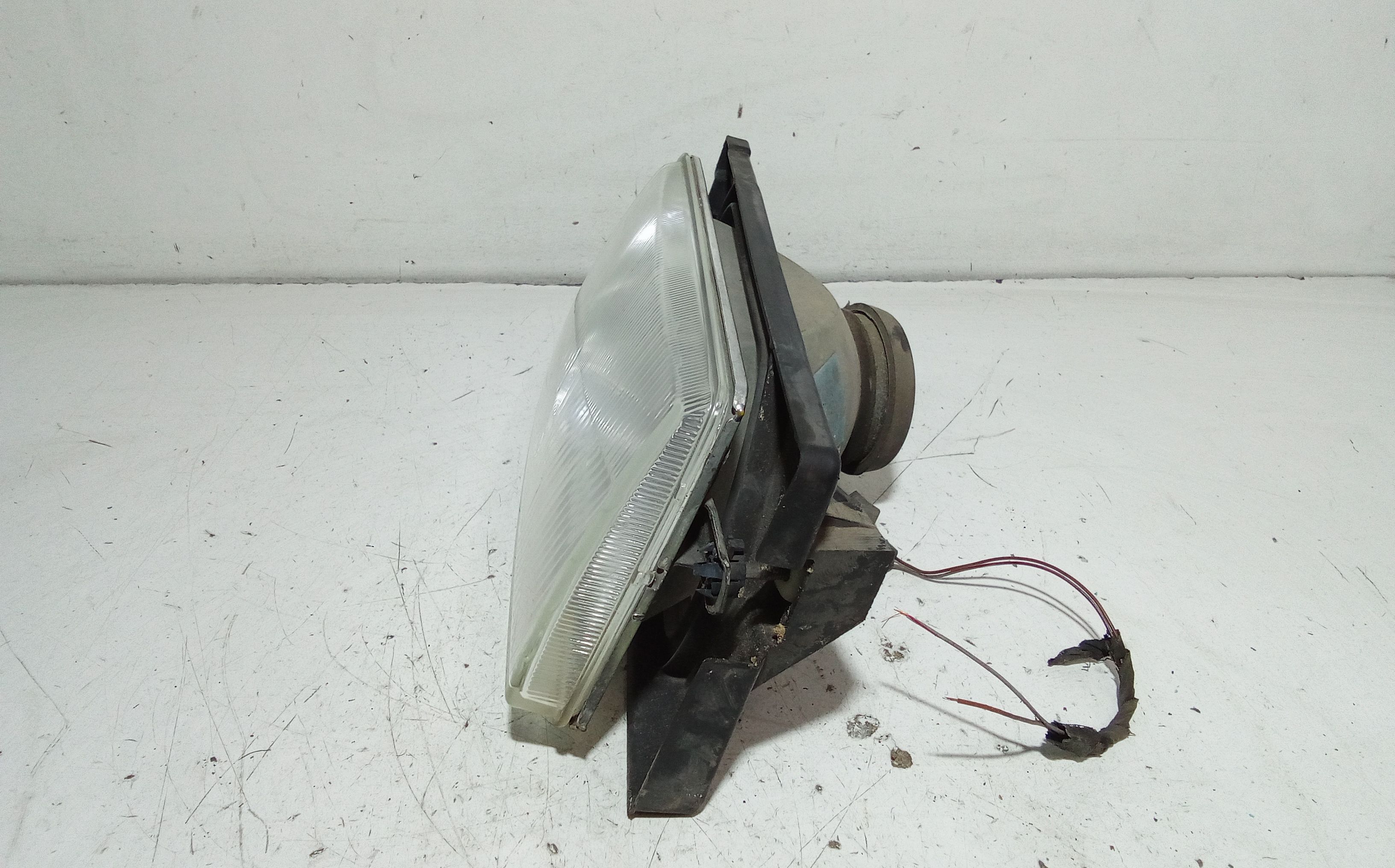 Faro anteriore Destro Passeggero VOLKSWAGEN Polo 2 Serie