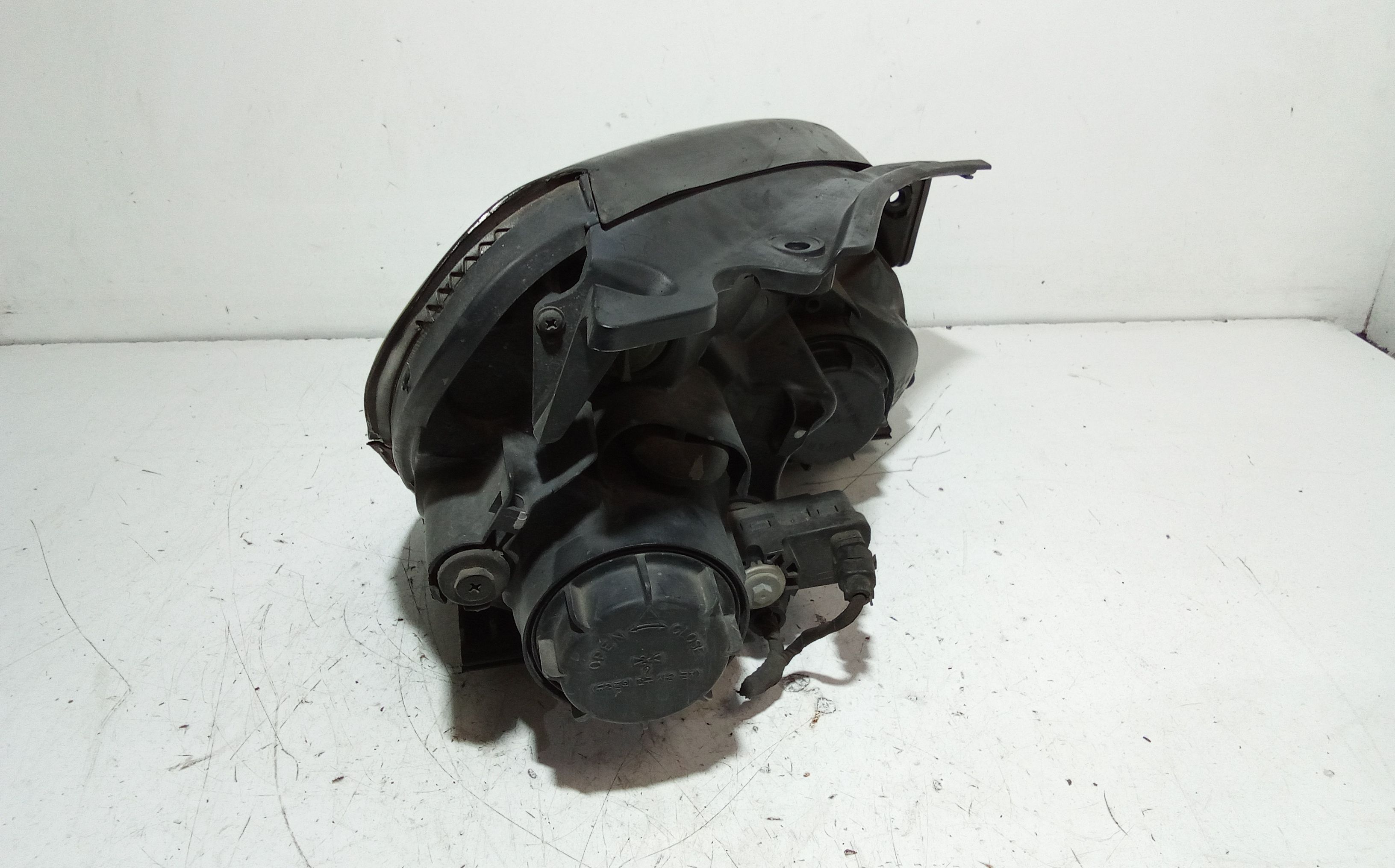 Faro anteriore Sinistro Guida KIA Carens 2 Serie