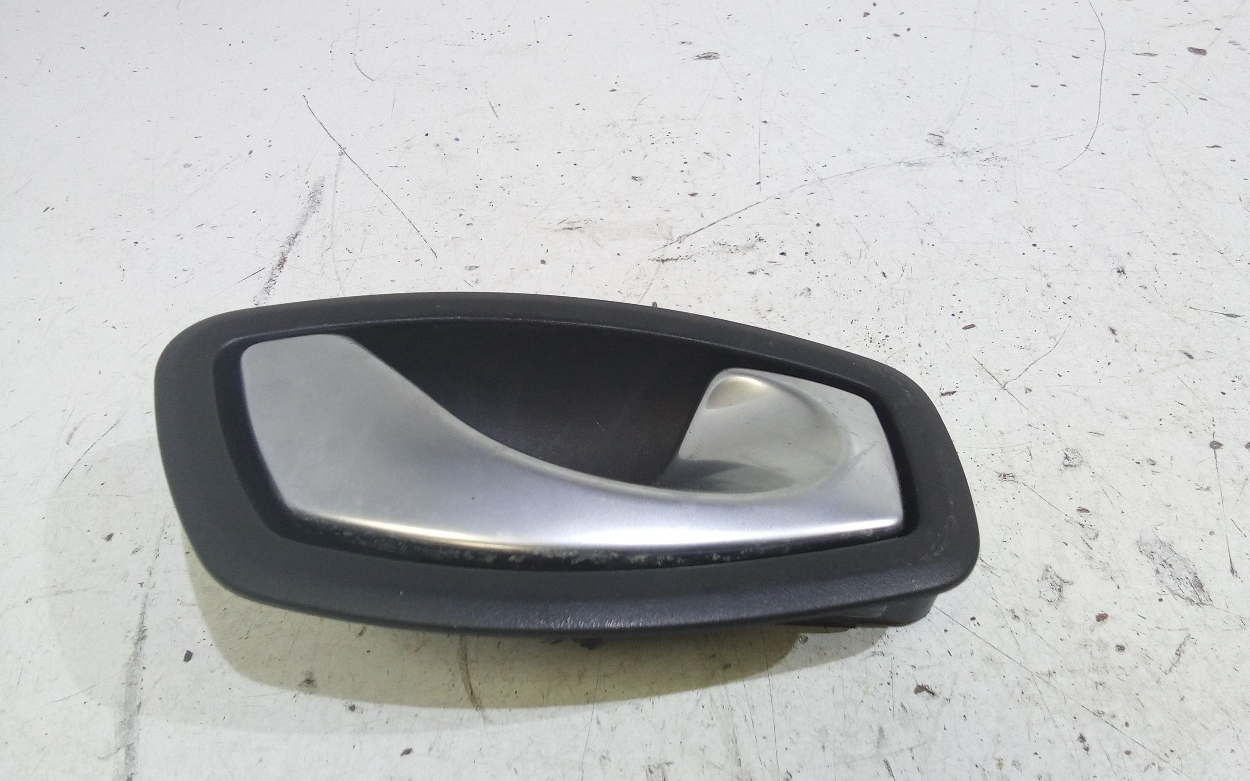 Maniglia esterna Anteriore Destra RENAULT Megane III (08>16)