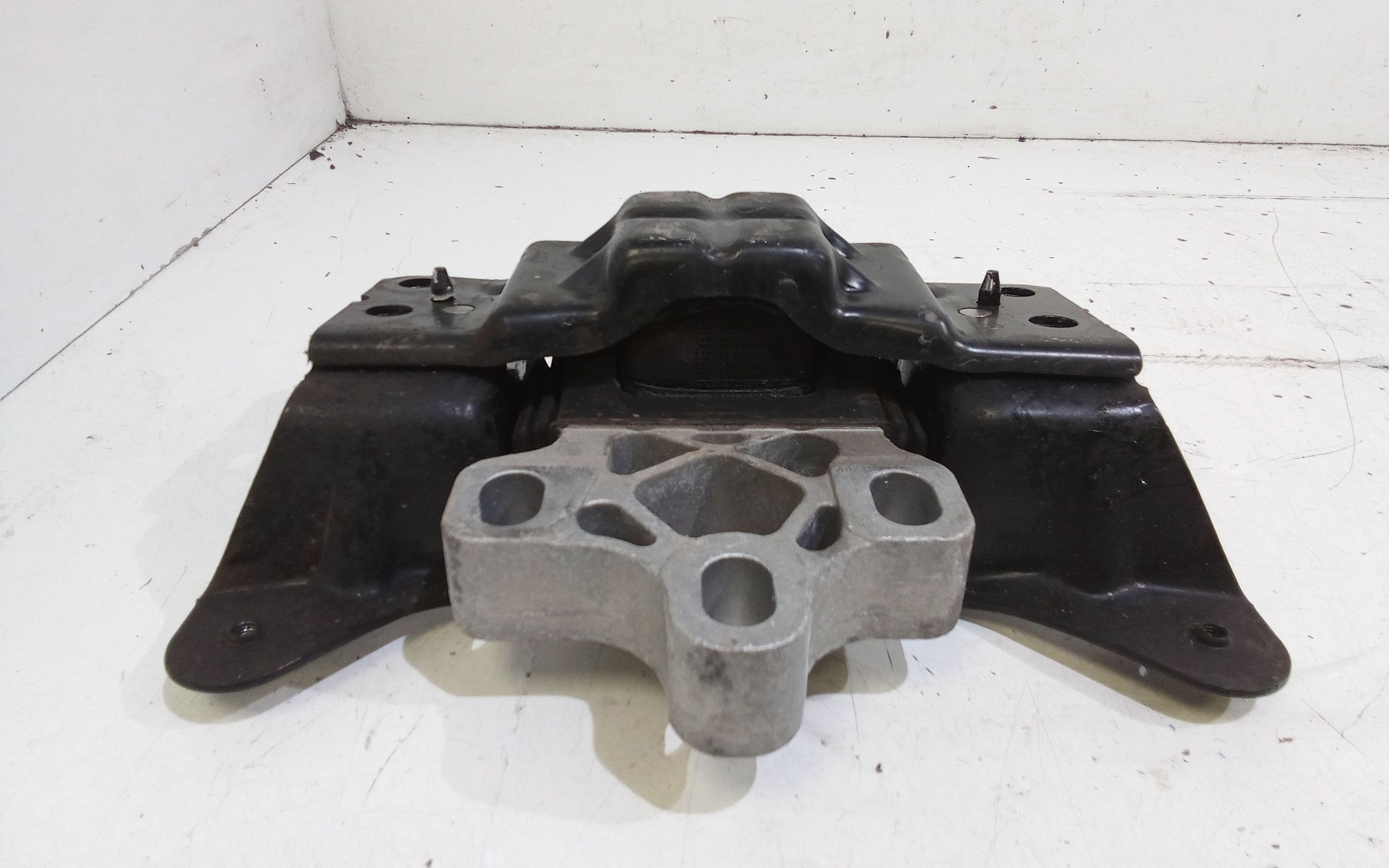 Supporto motore AUDI Q2 Serie (GAB) (16>)