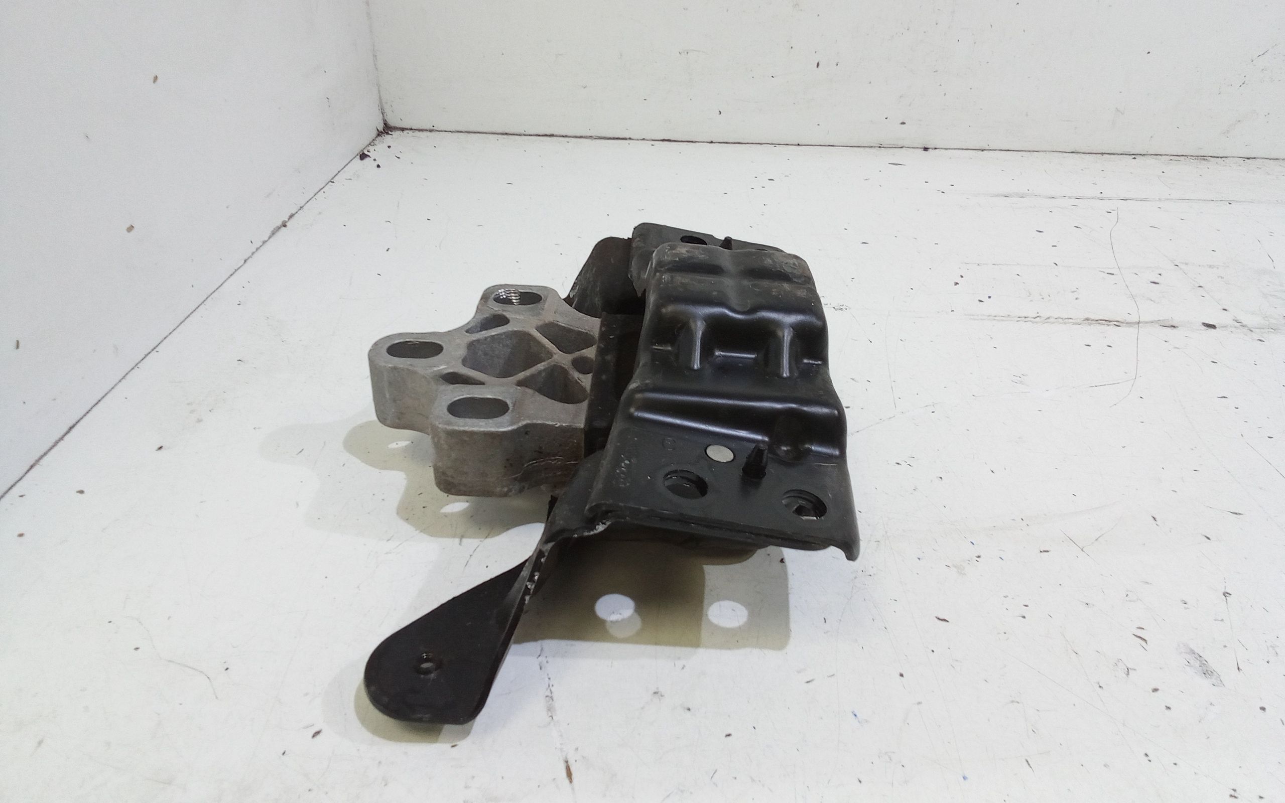 Supporto motore AUDI Q2 Serie (GAB) (16>)