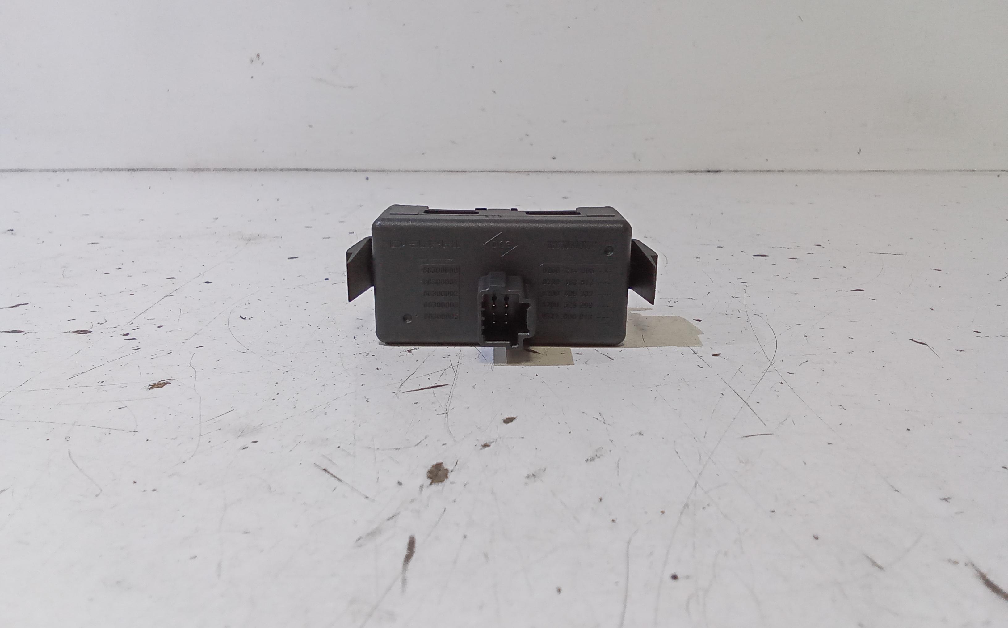 Pulsante luci di emergenza RENAULT Megane III (08>16)