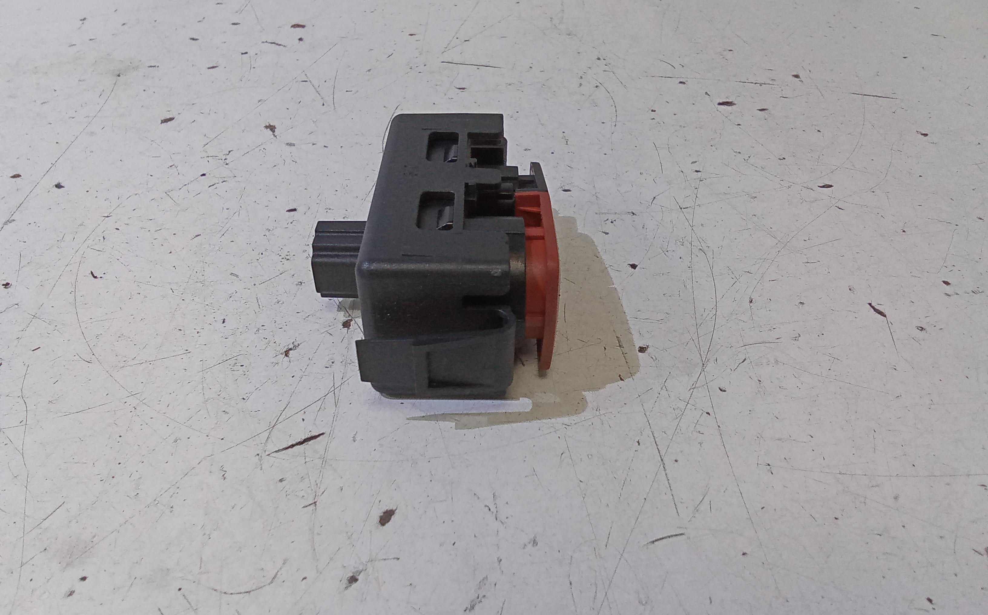 Pulsante luci di emergenza RENAULT Megane III (08>16)