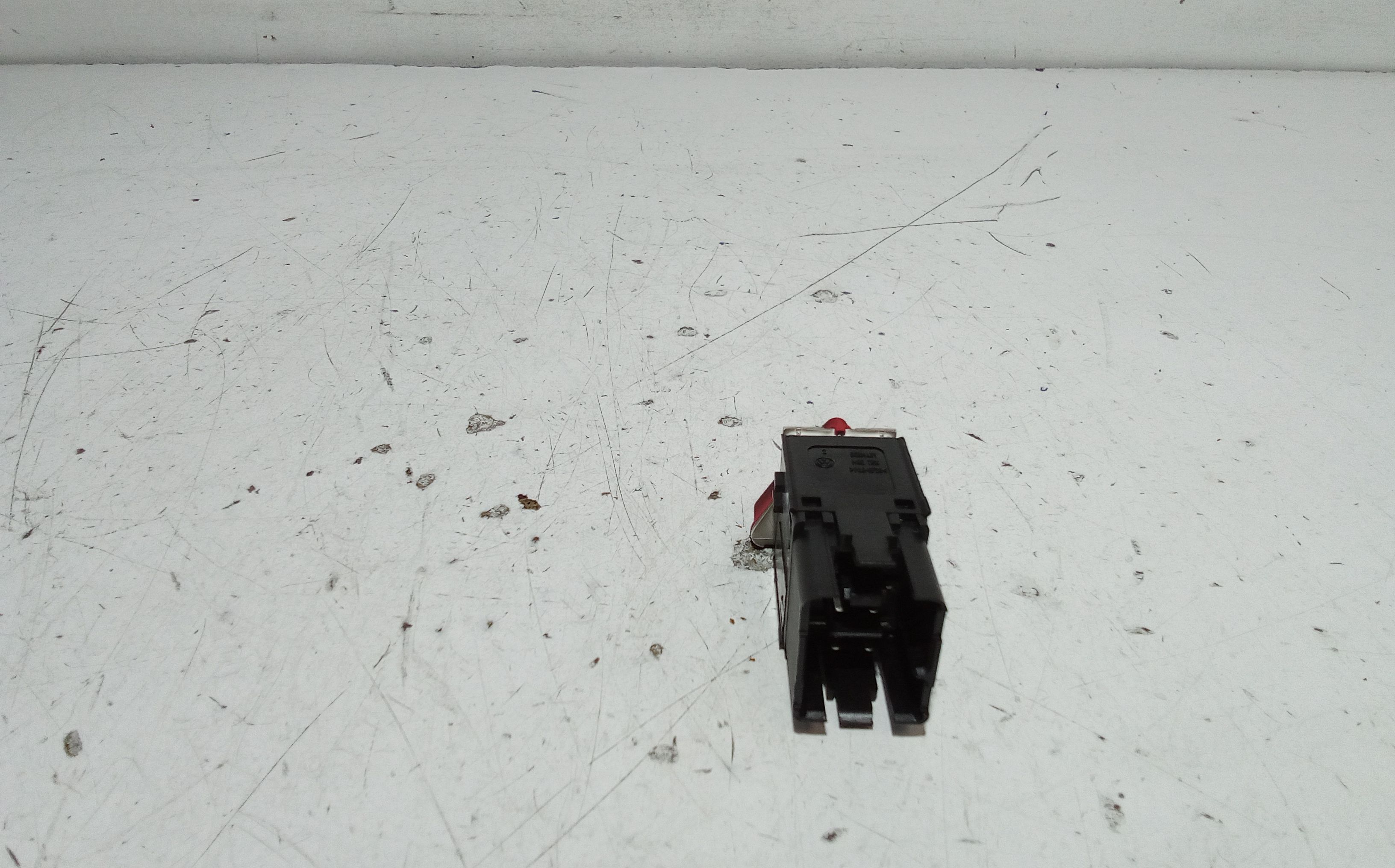 Pulsante luci di emergenza VOLKSWAGEN Golf 5 Berlina (03>08)