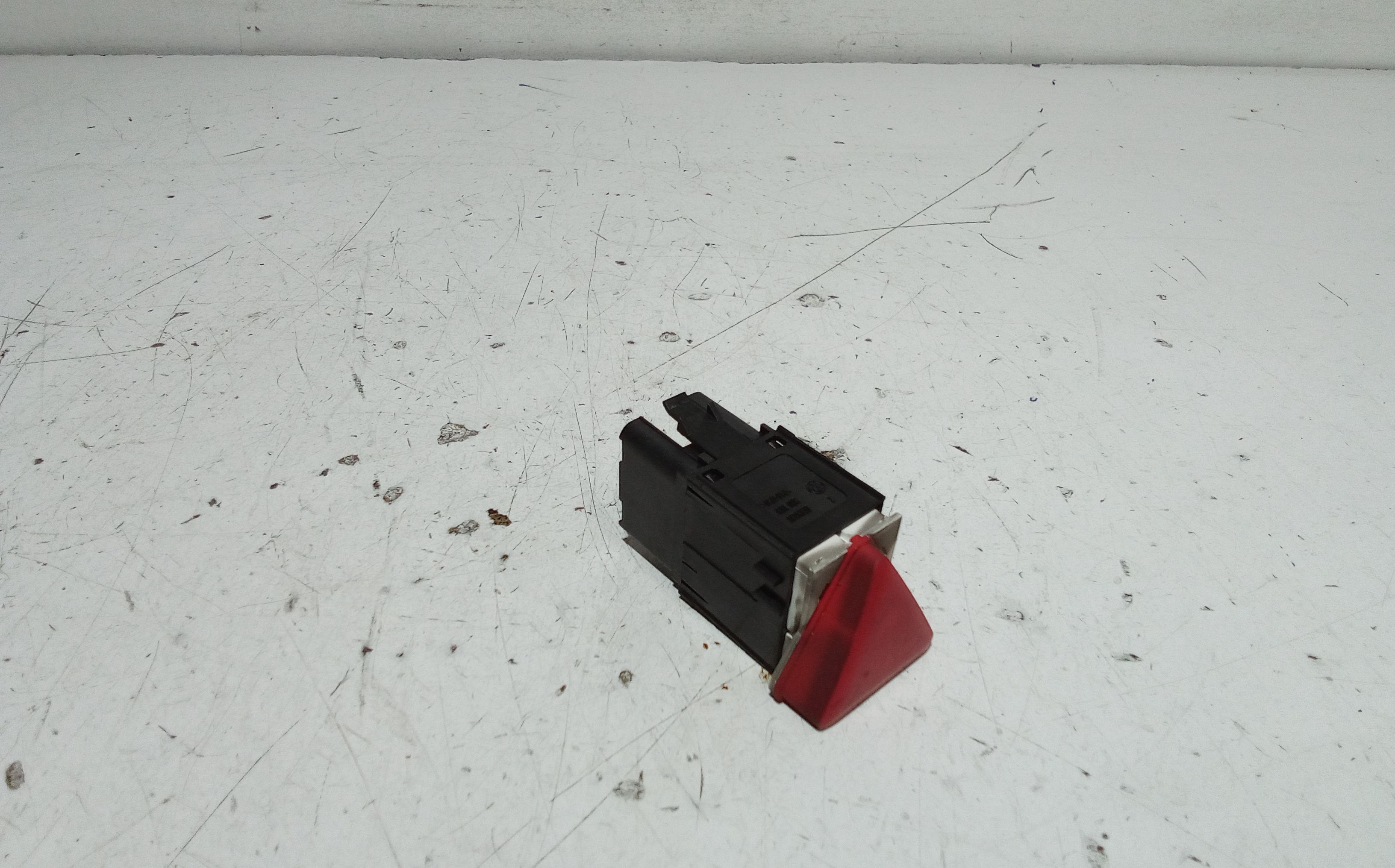 Pulsante luci di emergenza VOLKSWAGEN Golf 5 Berlina (03>08)