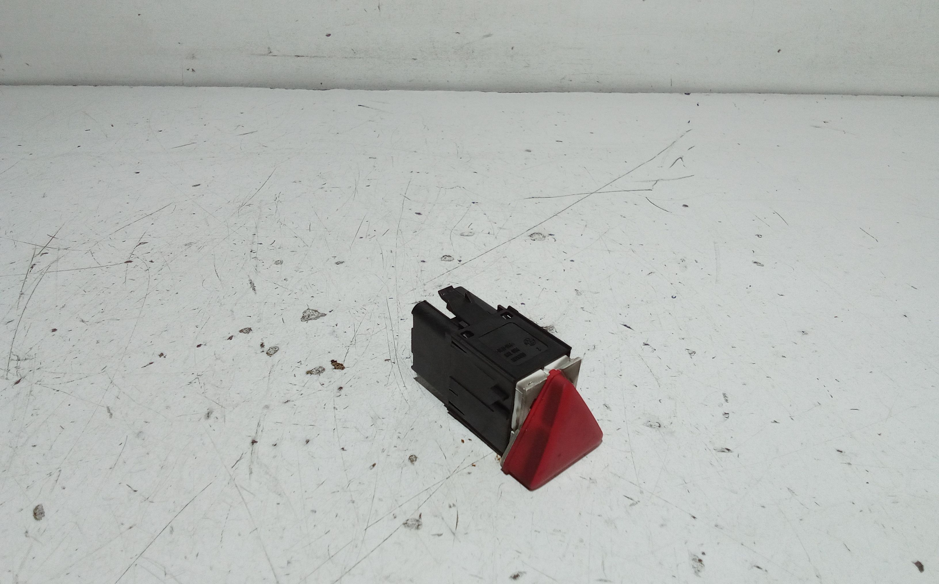 Pulsante luci di emergenza VOLKSWAGEN Golf 5 Berlina (03>08)