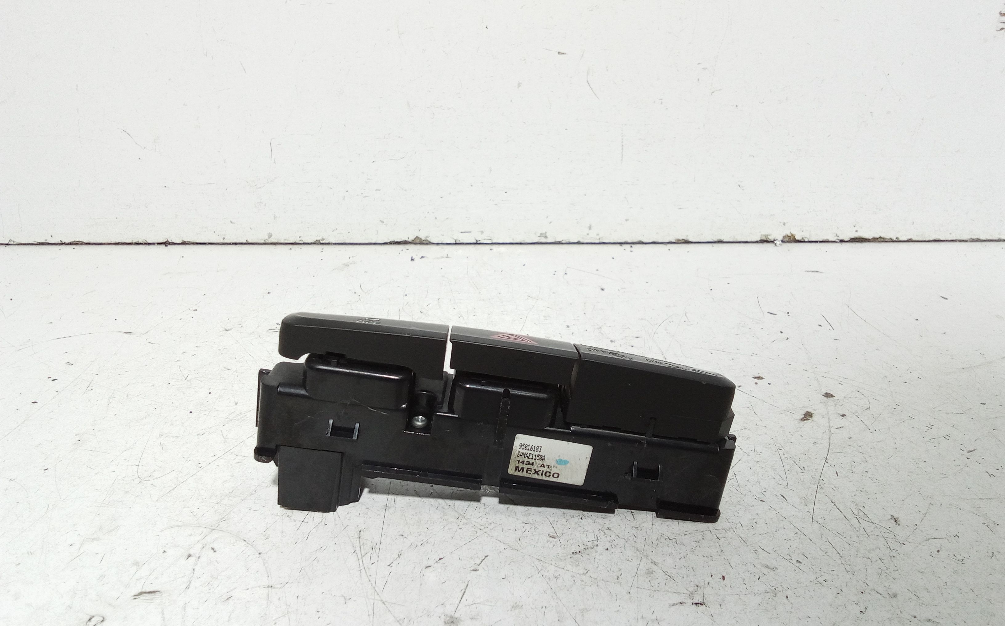 Pulsante luci di emergenza OPEL Mokka 1 Serie