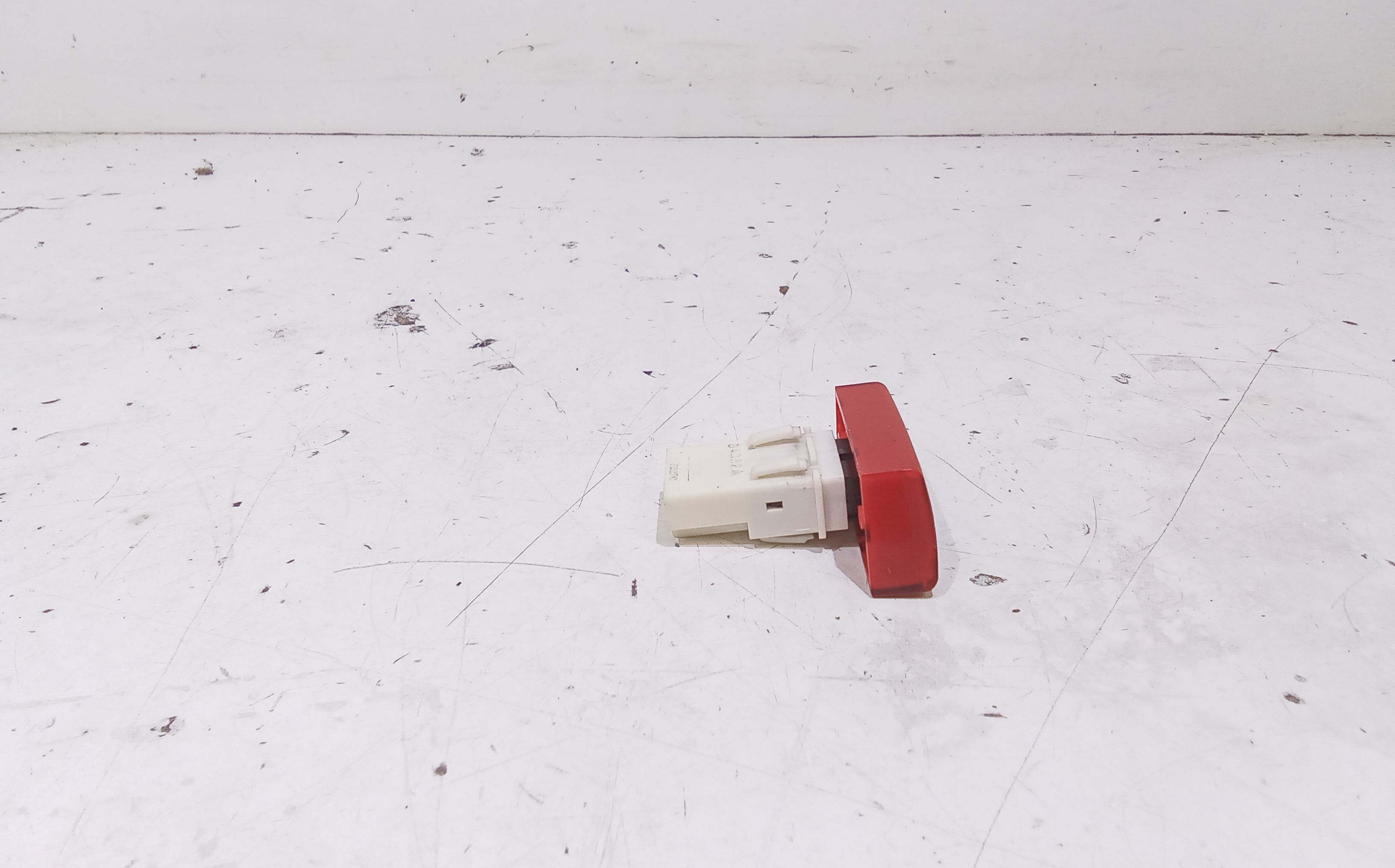 Pulsante luci di emergenza PEUGEOT 107 1 Serie