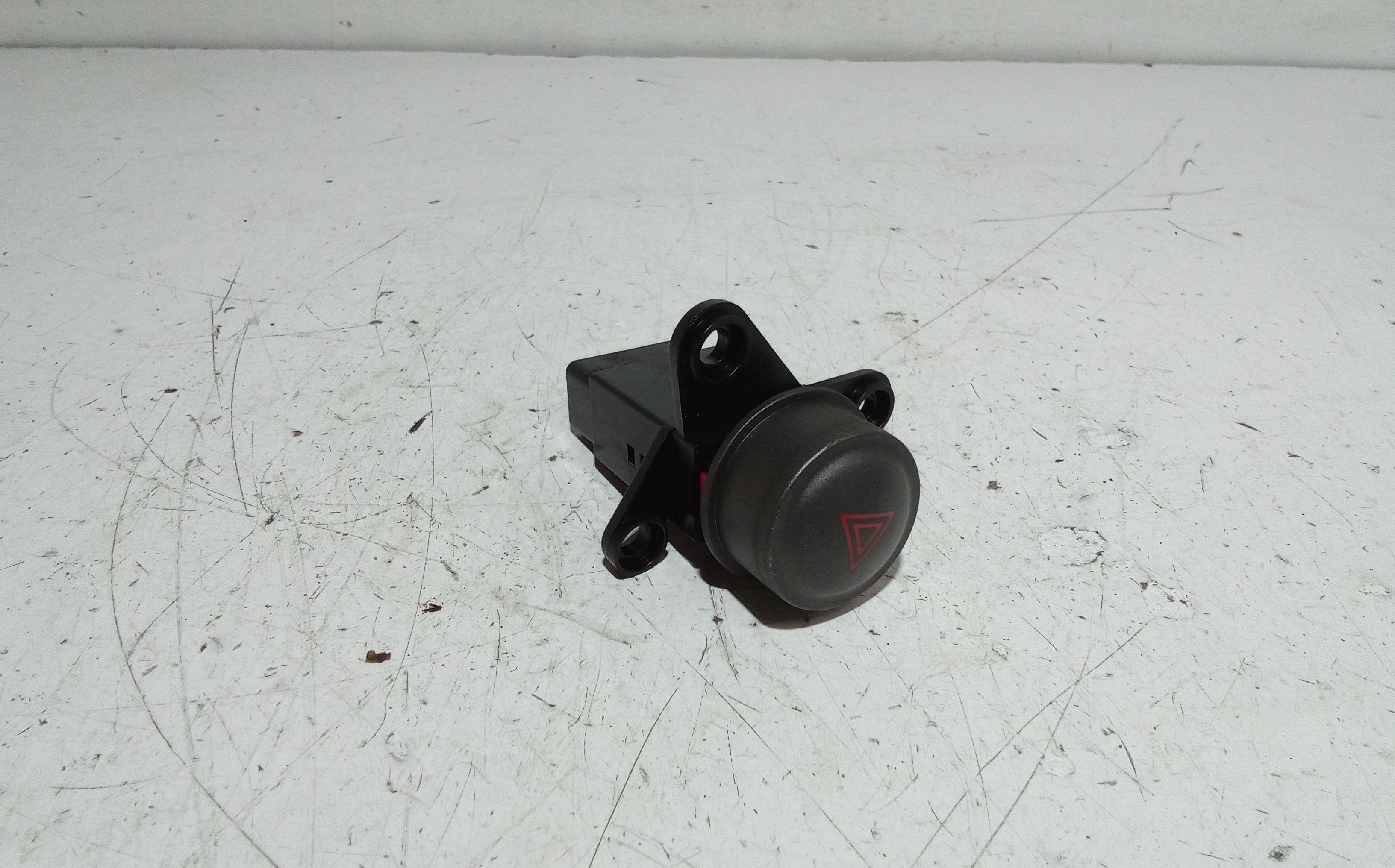 Pulsante luci di emergenza HYUNDAI Coup 1 Serie