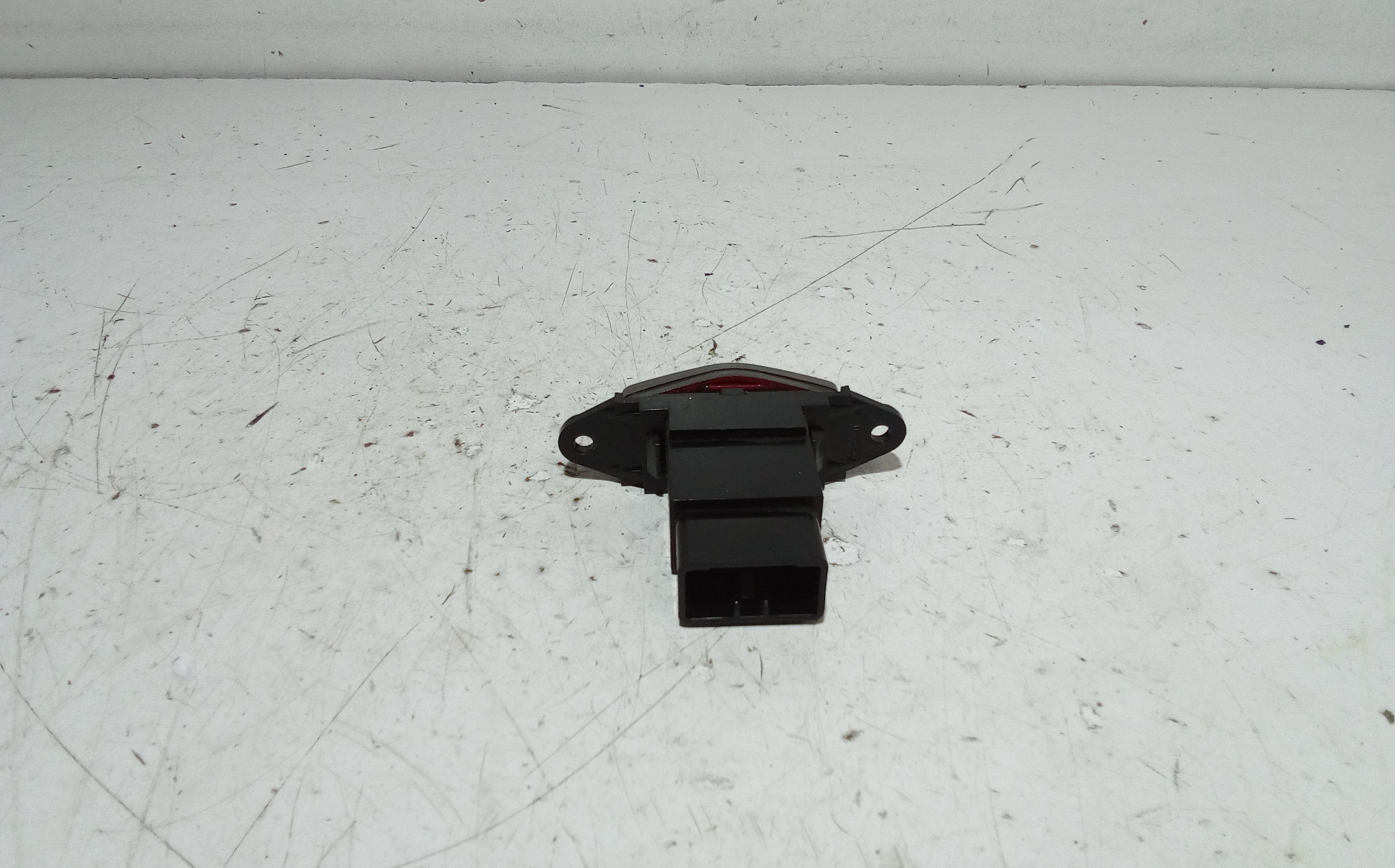 Pulsante luci di emergenza KIA Carens 1 Serie