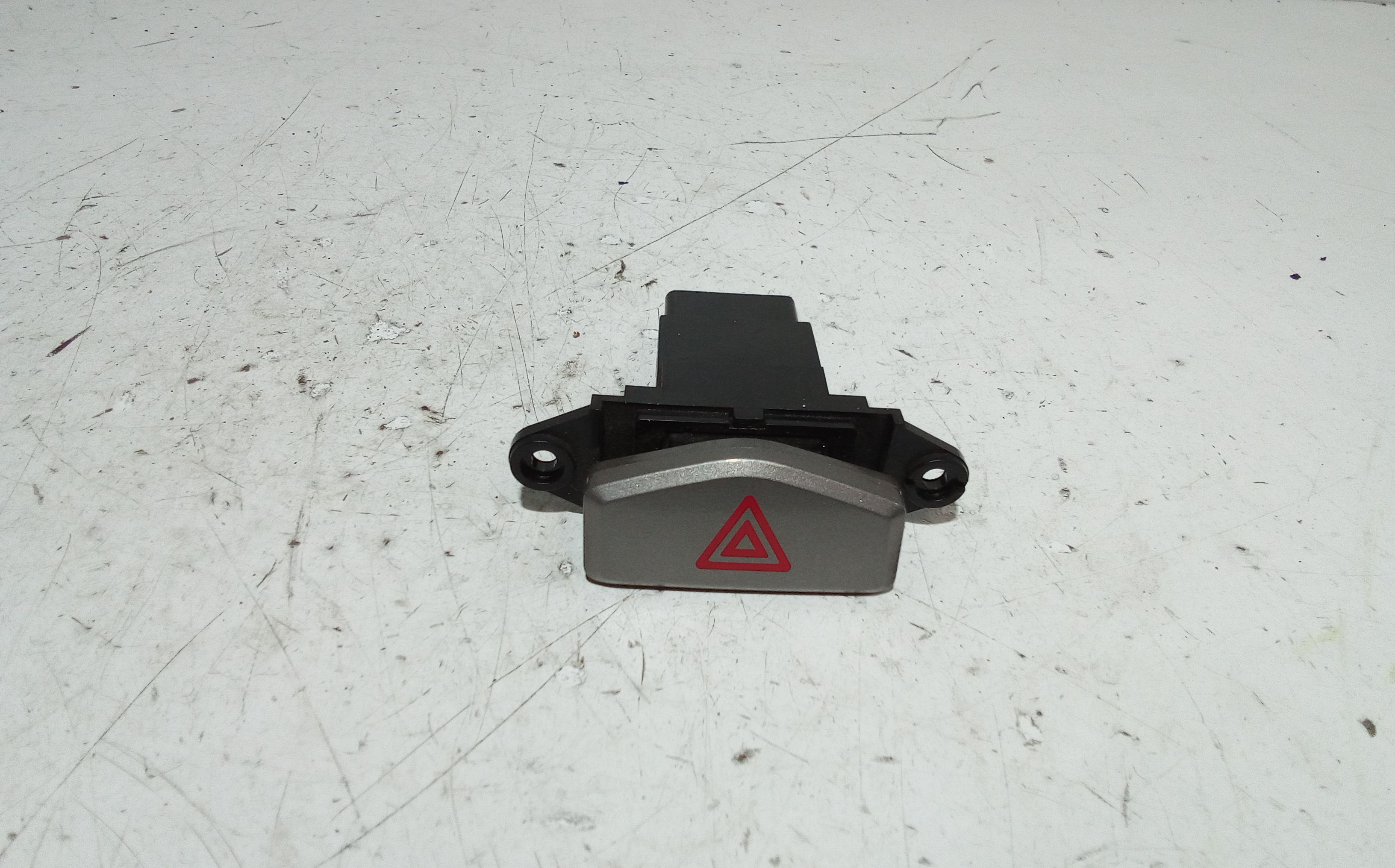 Pulsante luci di emergenza KIA Carens 1 Serie