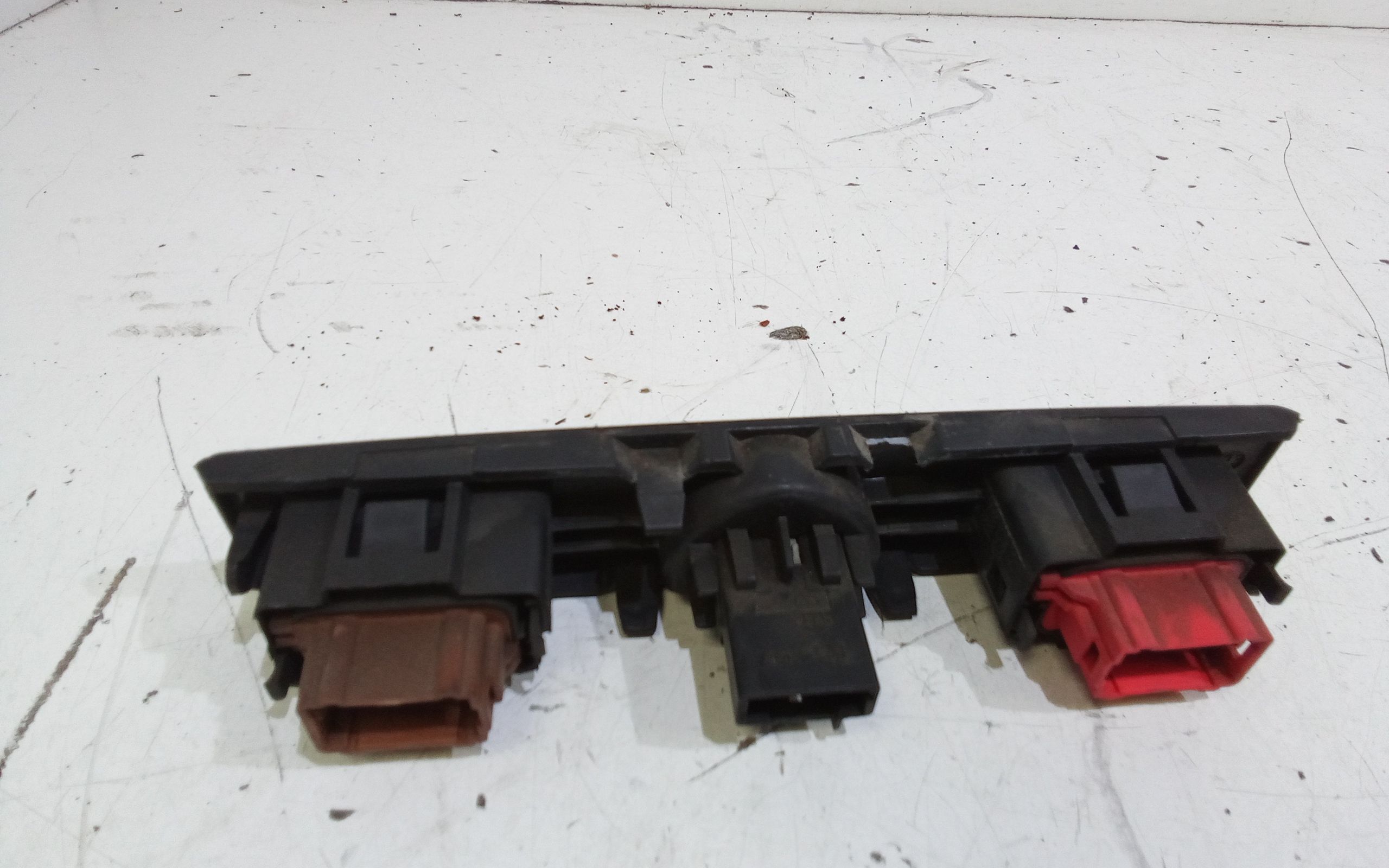 Pulsante luci di emergenza RENAULT Clio Serie (01>05)