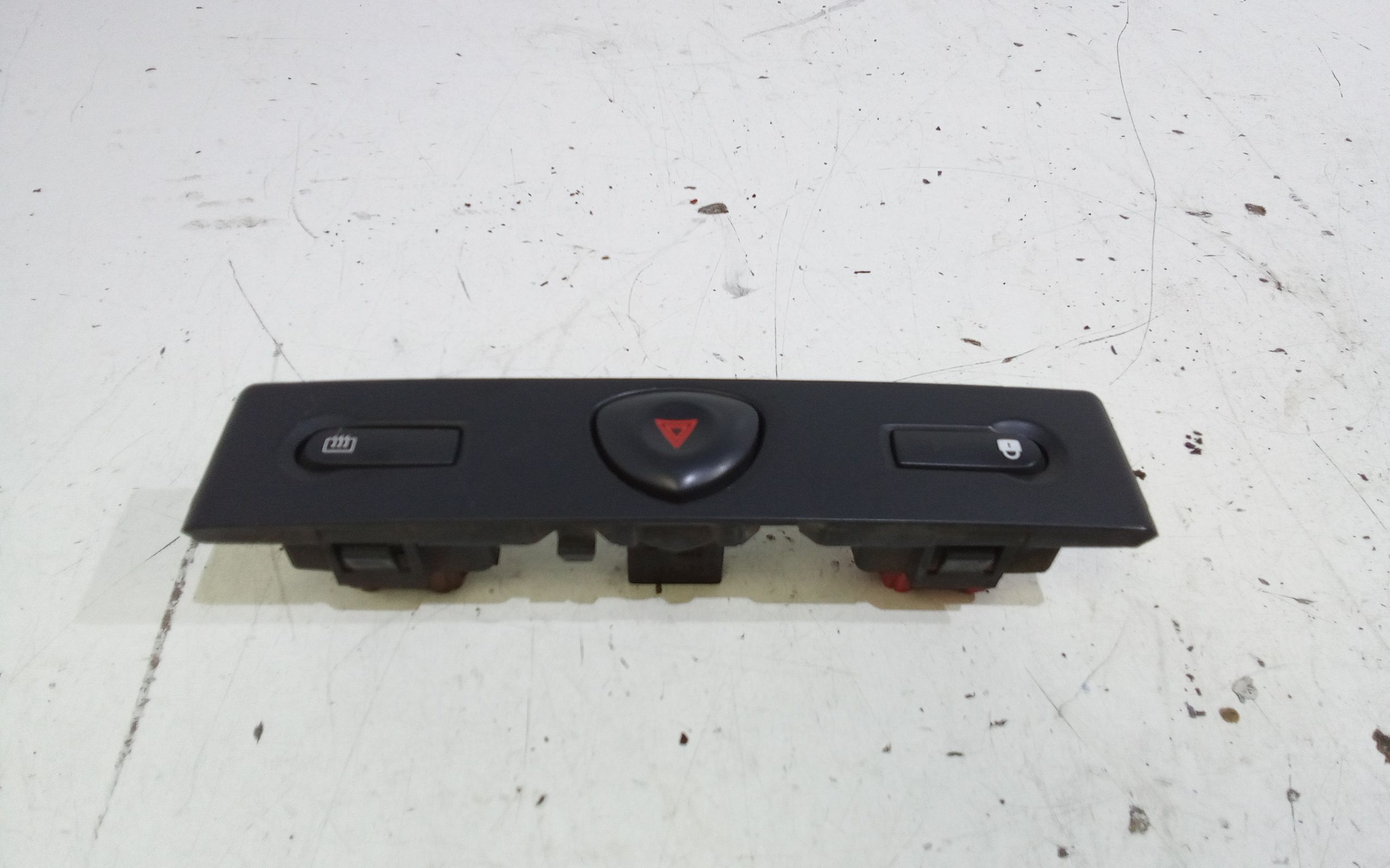 Pulsante luci di emergenza RENAULT Clio Serie (01>05)