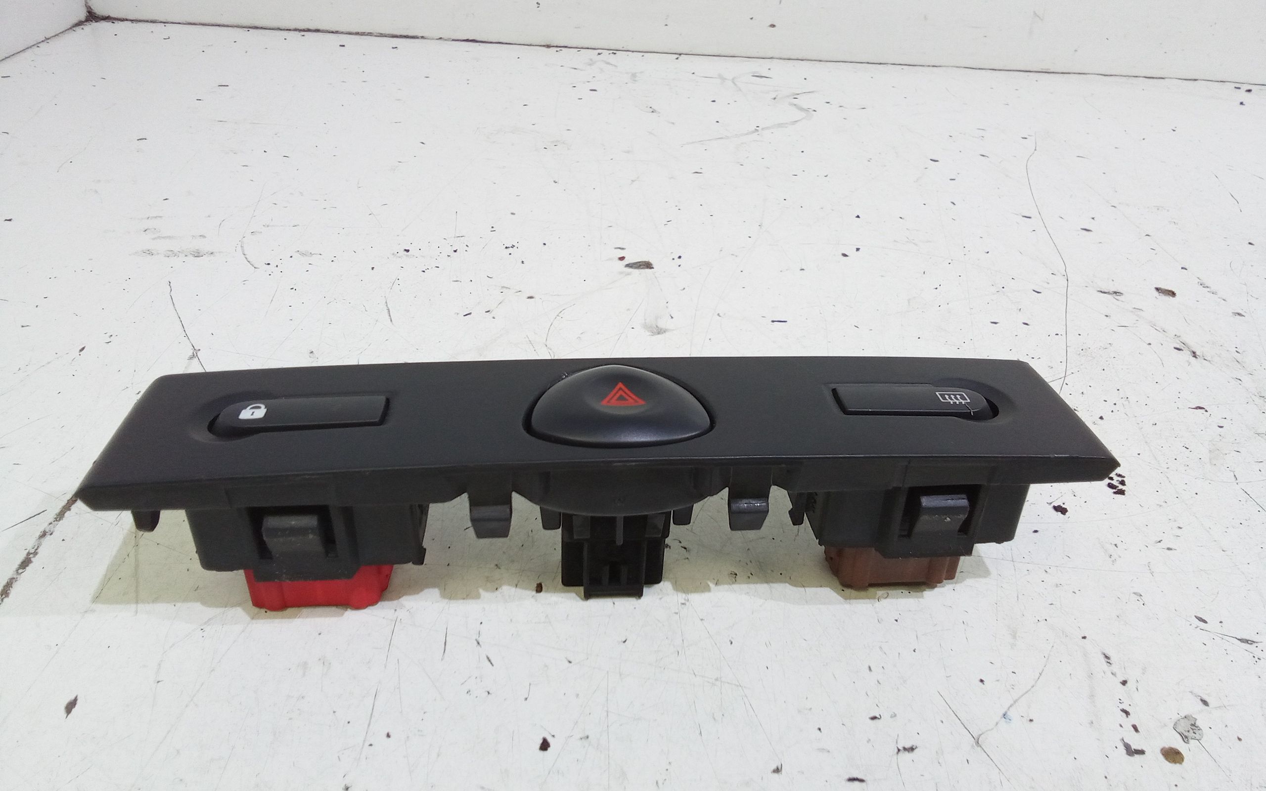 Pulsante luci di emergenza RENAULT Clio Serie (01>05)