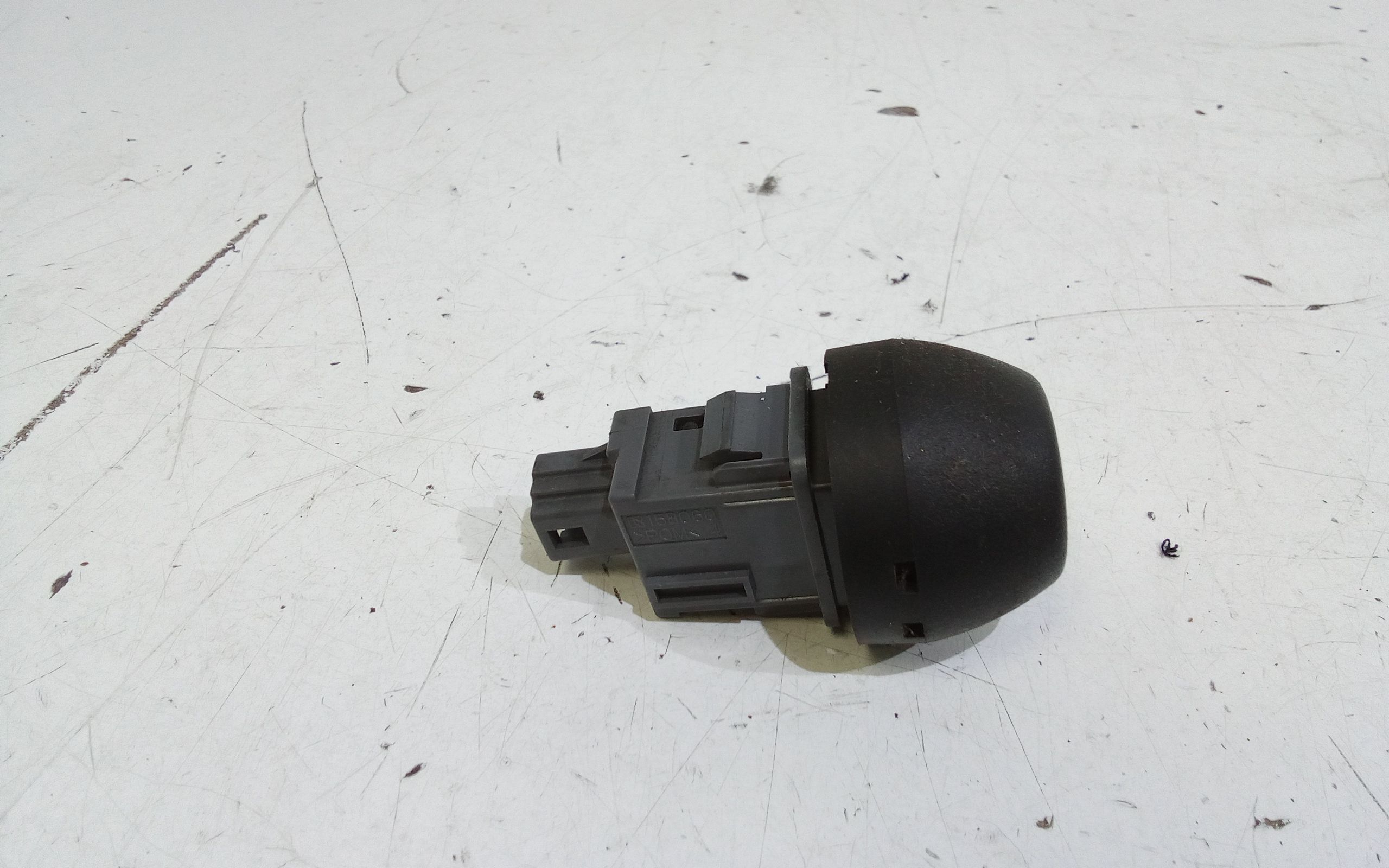 Pulsante luci di emergenza TOYOTA Rav4 5 Serie