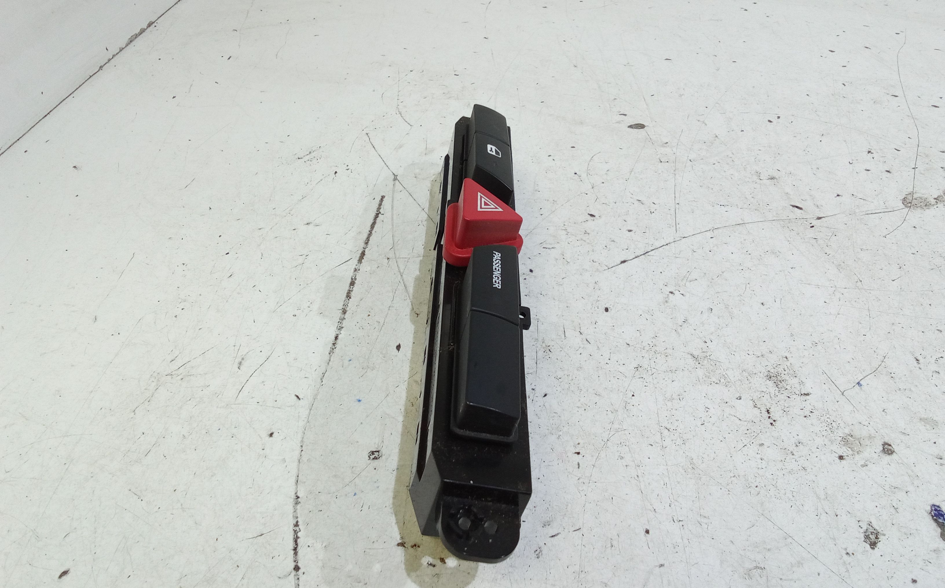 Pulsante luci di emergenza KIA Cee d 1 Serie